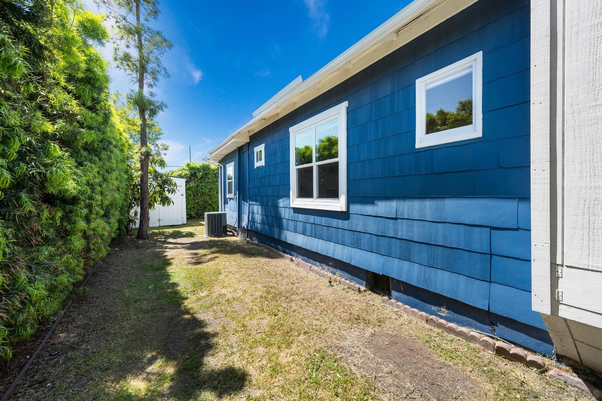 https://cdn.realtyfeed.com/cdn/127/250026152/7cc0d1643b3eb3e331a9d3401e2e1ef5.webp