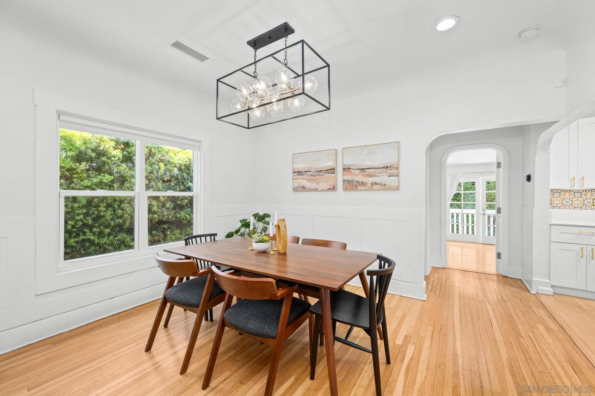 https://cdn.realtyfeed.com/cdn/127/250026152/dde92ec8d3f18d80af7652b951815b91.webp