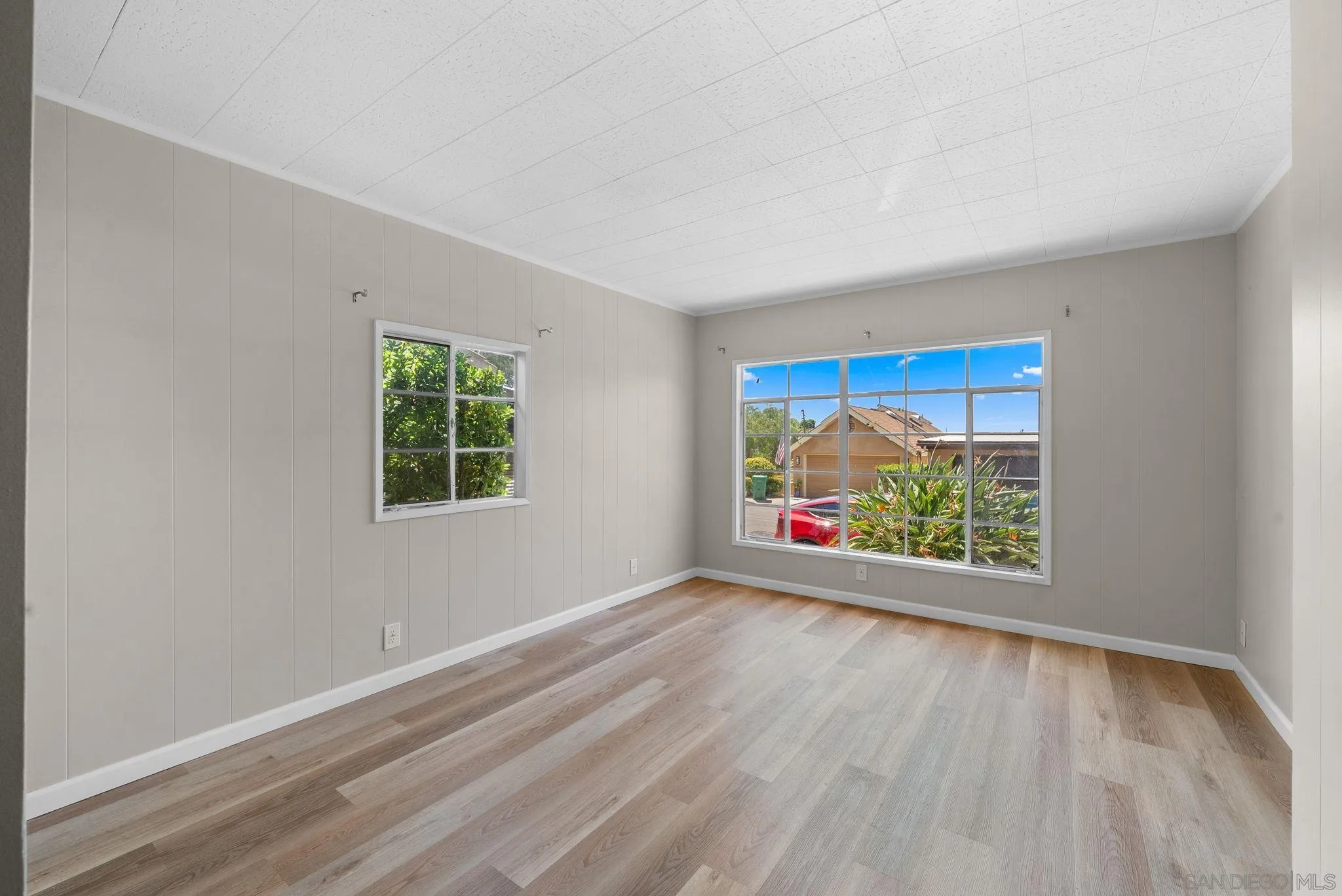 https://cdn.realtyfeed.com/cdn/127/250026160/35d8037d5cfa9195935894e5d318f5b9.webp