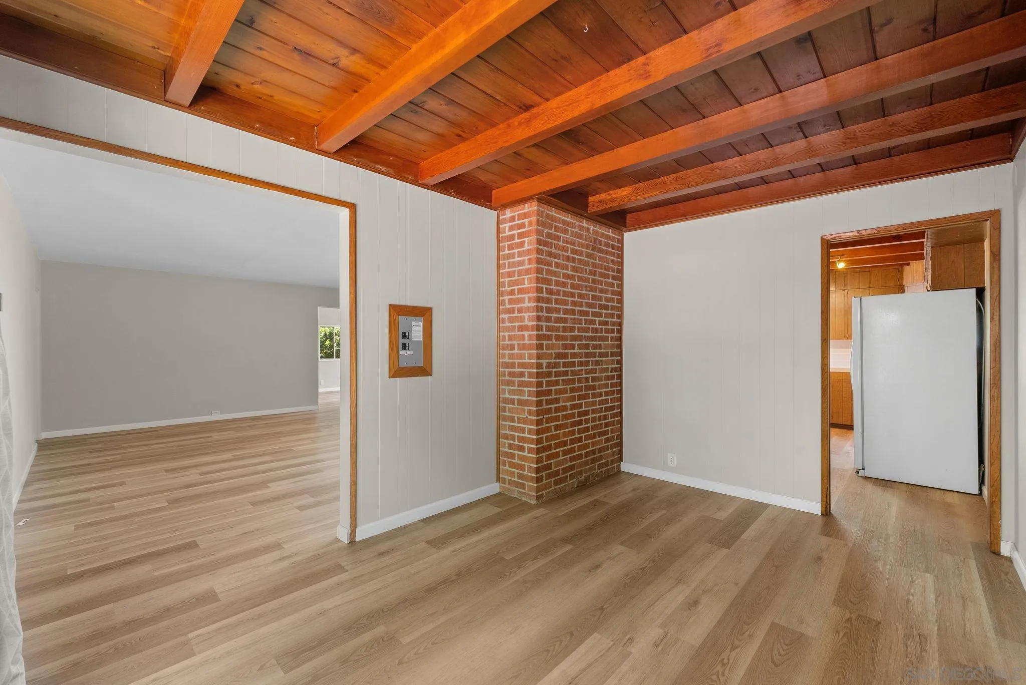 https://cdn.realtyfeed.com/cdn/127/250026160/6b73ff9a92f6c38cb8d88a6446ed111c.webp