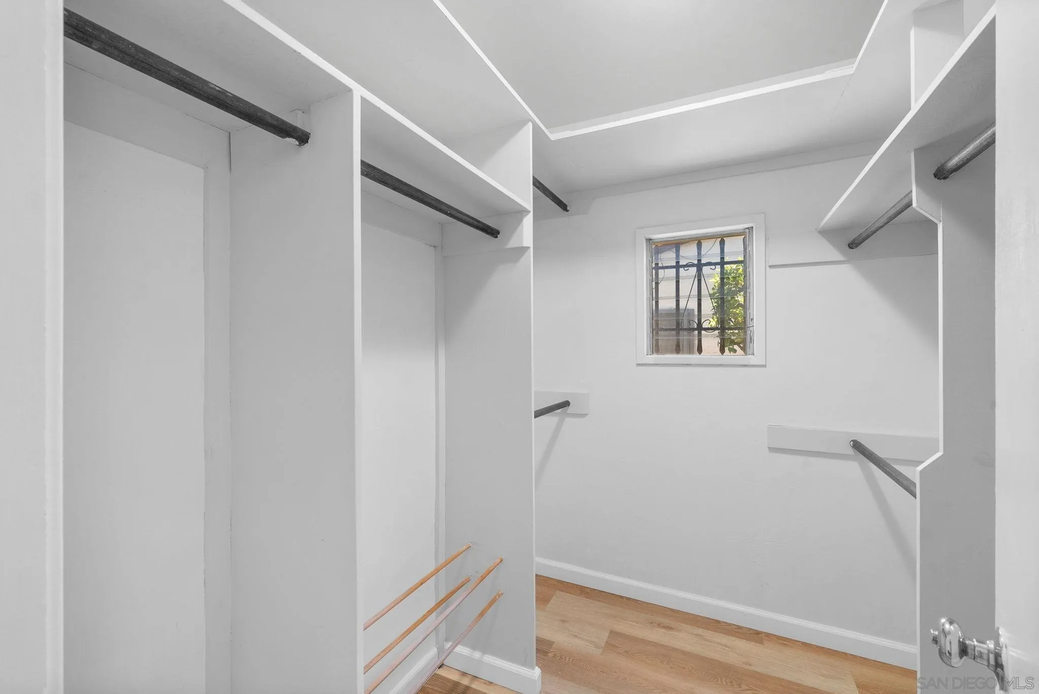 https://cdn.realtyfeed.com/cdn/127/250026160/7092abd1a17af009d6e575df90b7891c.webp
