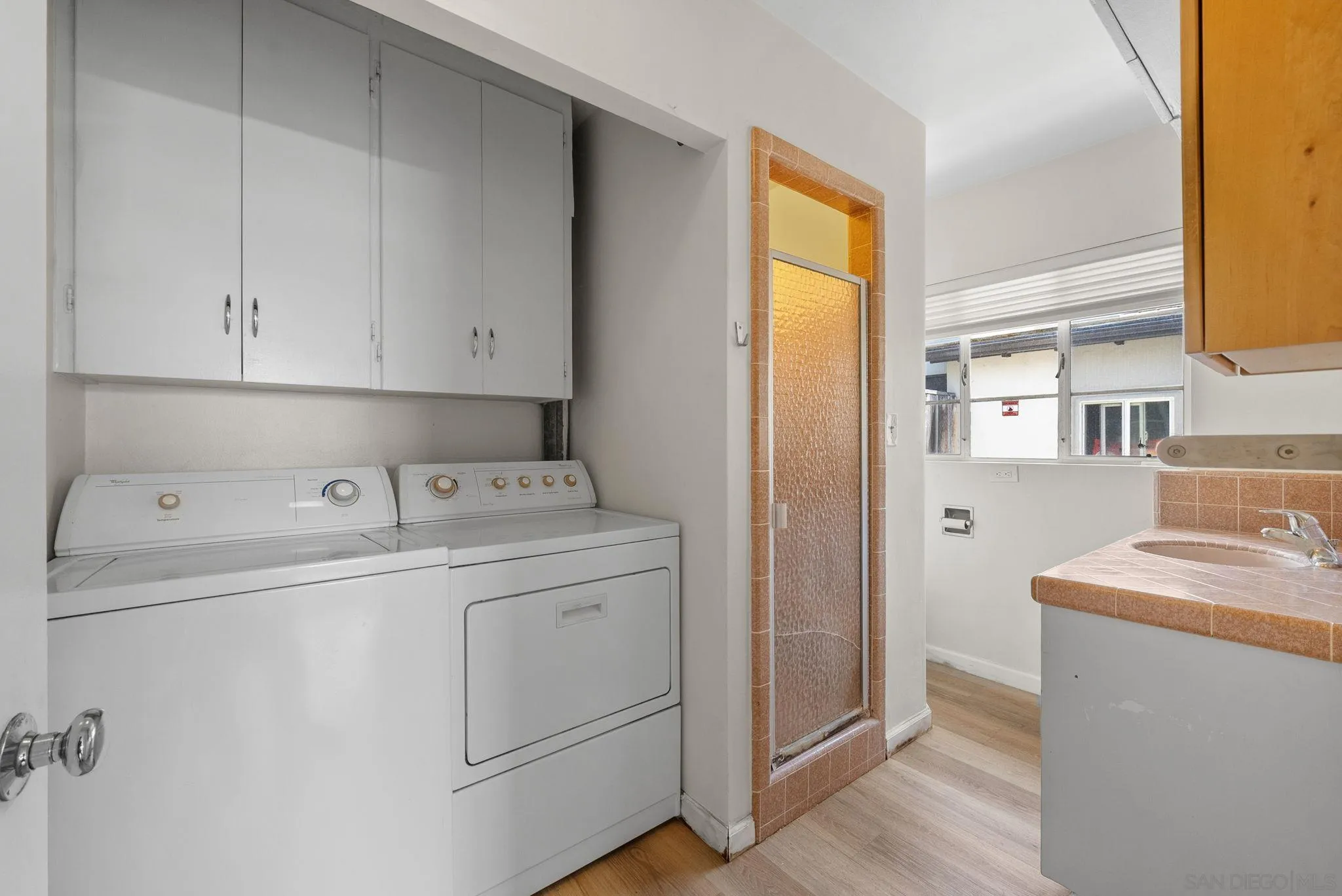 https://cdn.realtyfeed.com/cdn/127/250026160/d082312dbf8369443a660e3b8e587e69.webp