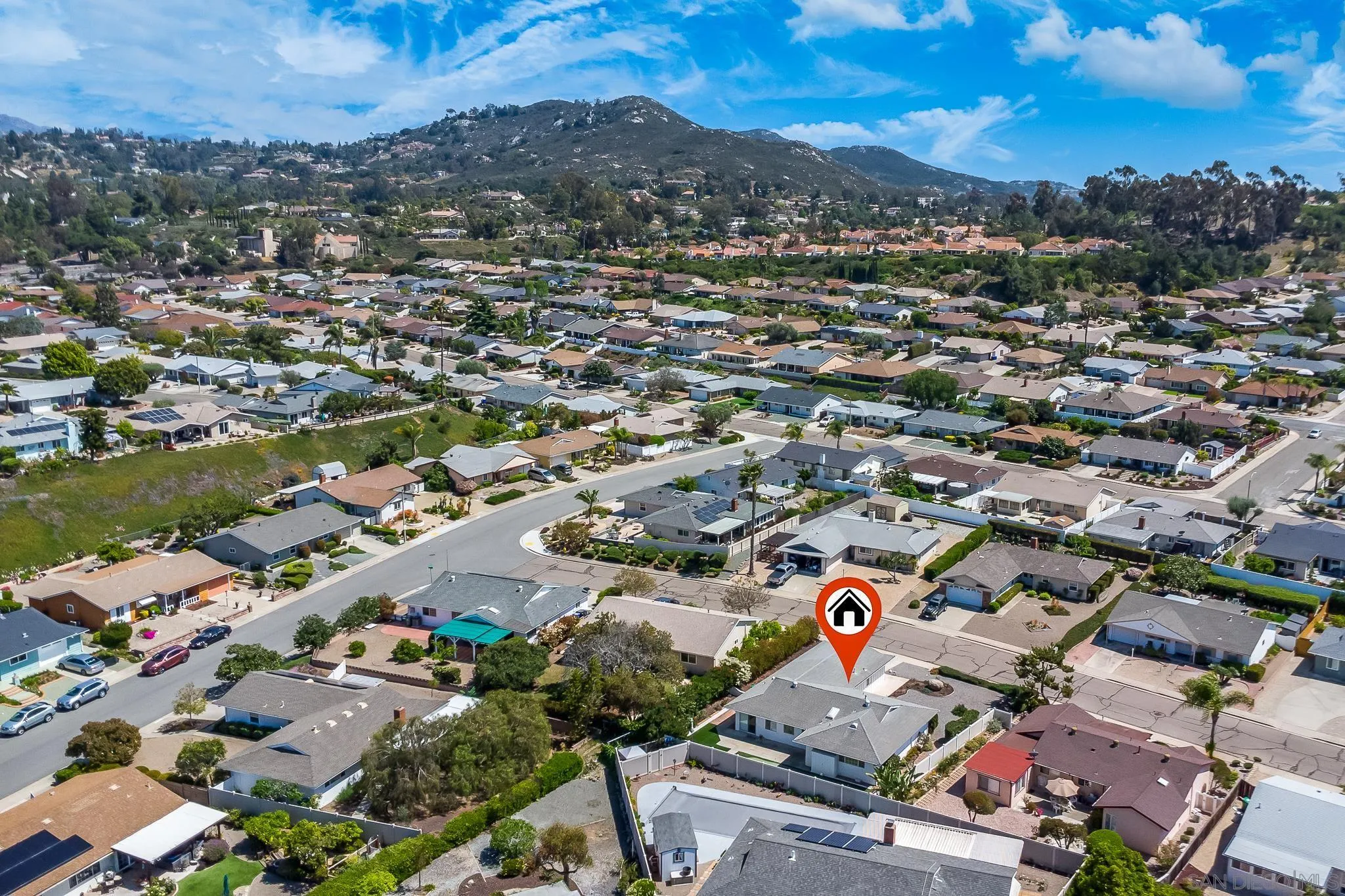https://cdn.realtyfeed.com/cdn/127/250026176/ff27e88cac39527db64517948c4b74c2.webp