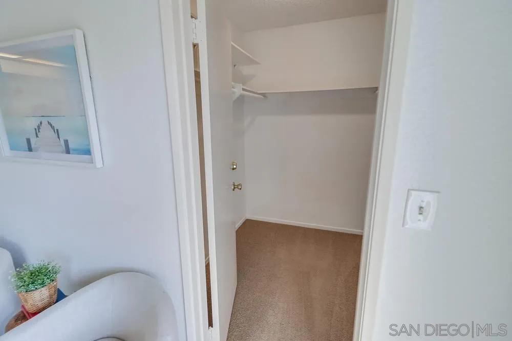 Photo #20: 250026183 Listing: Photo #20