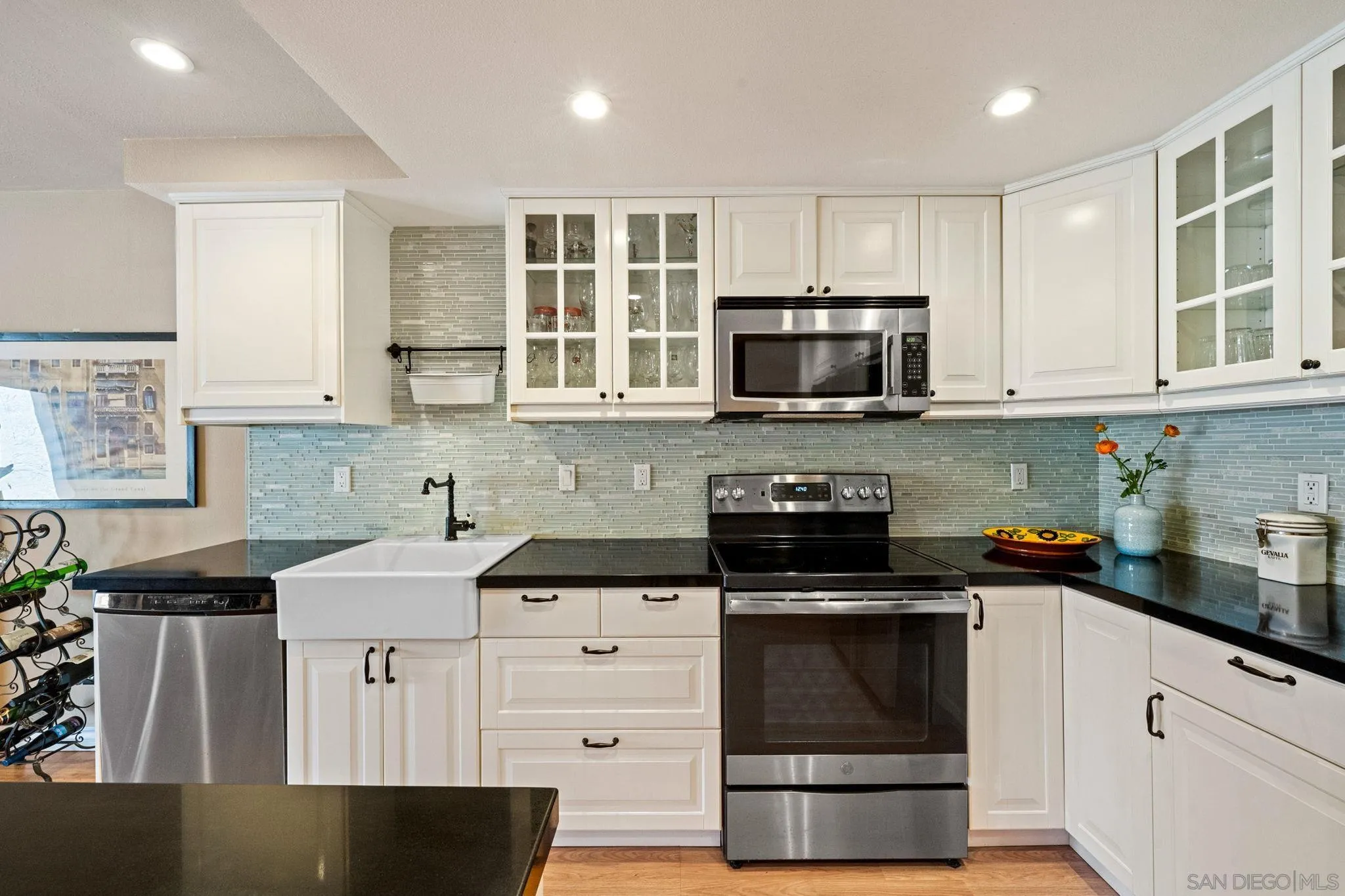 Photo #2: 250026185 Listing 
