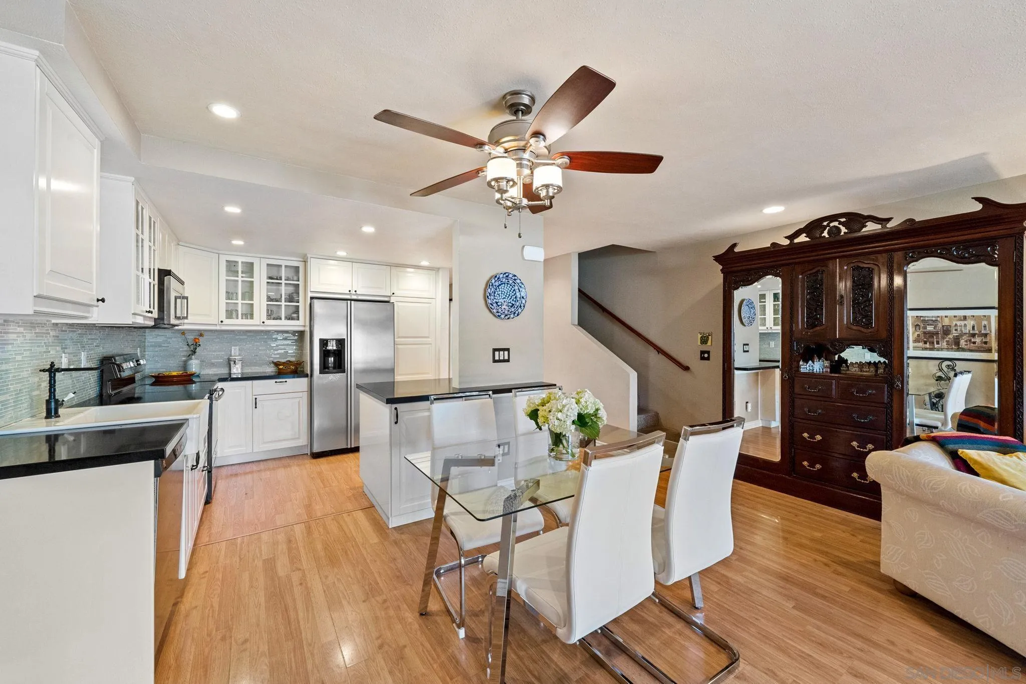 Photo #3: 250026185 Listing 