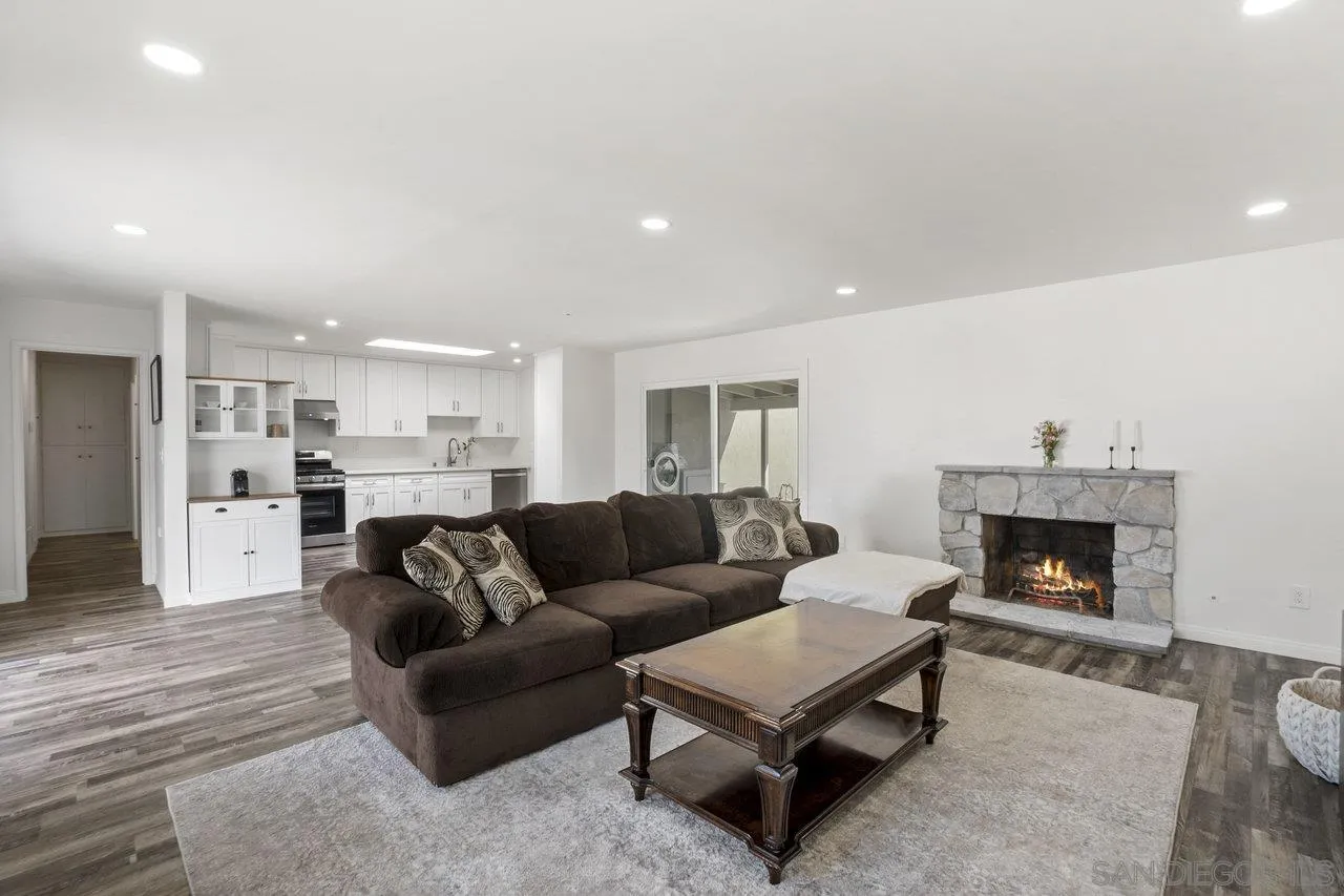 https://cdn.realtyfeed.com/cdn/127/250026192/20fe5e2f0030d81b13dbf372cb41f390.webp