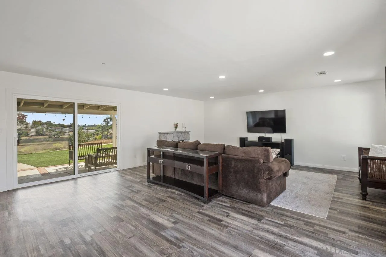 https://cdn.realtyfeed.com/cdn/127/250026192/dcaa6ff0659d55db92280e23872a5d52.webp