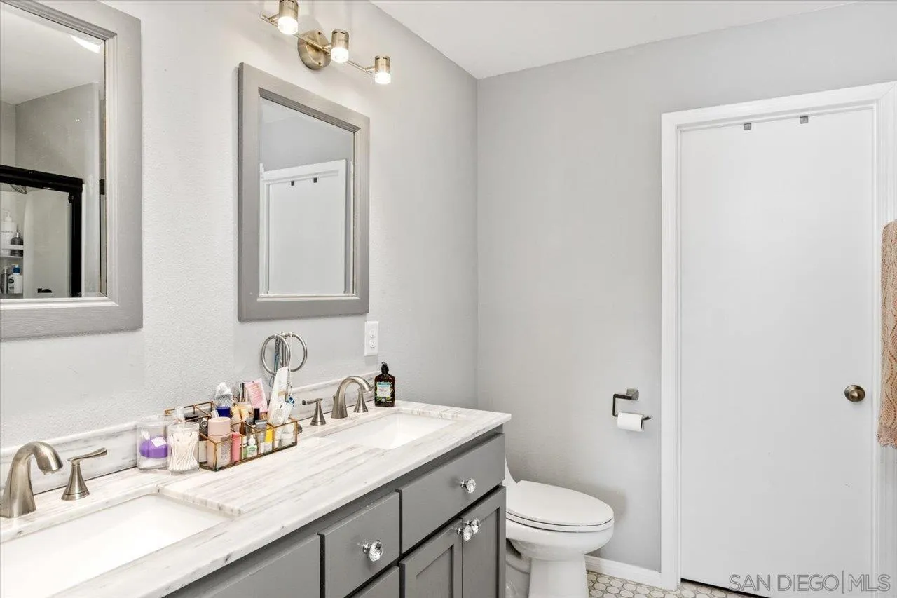 https://cdn.realtyfeed.com/cdn/127/250026193/02a325f727724a763e96883631520401.webp