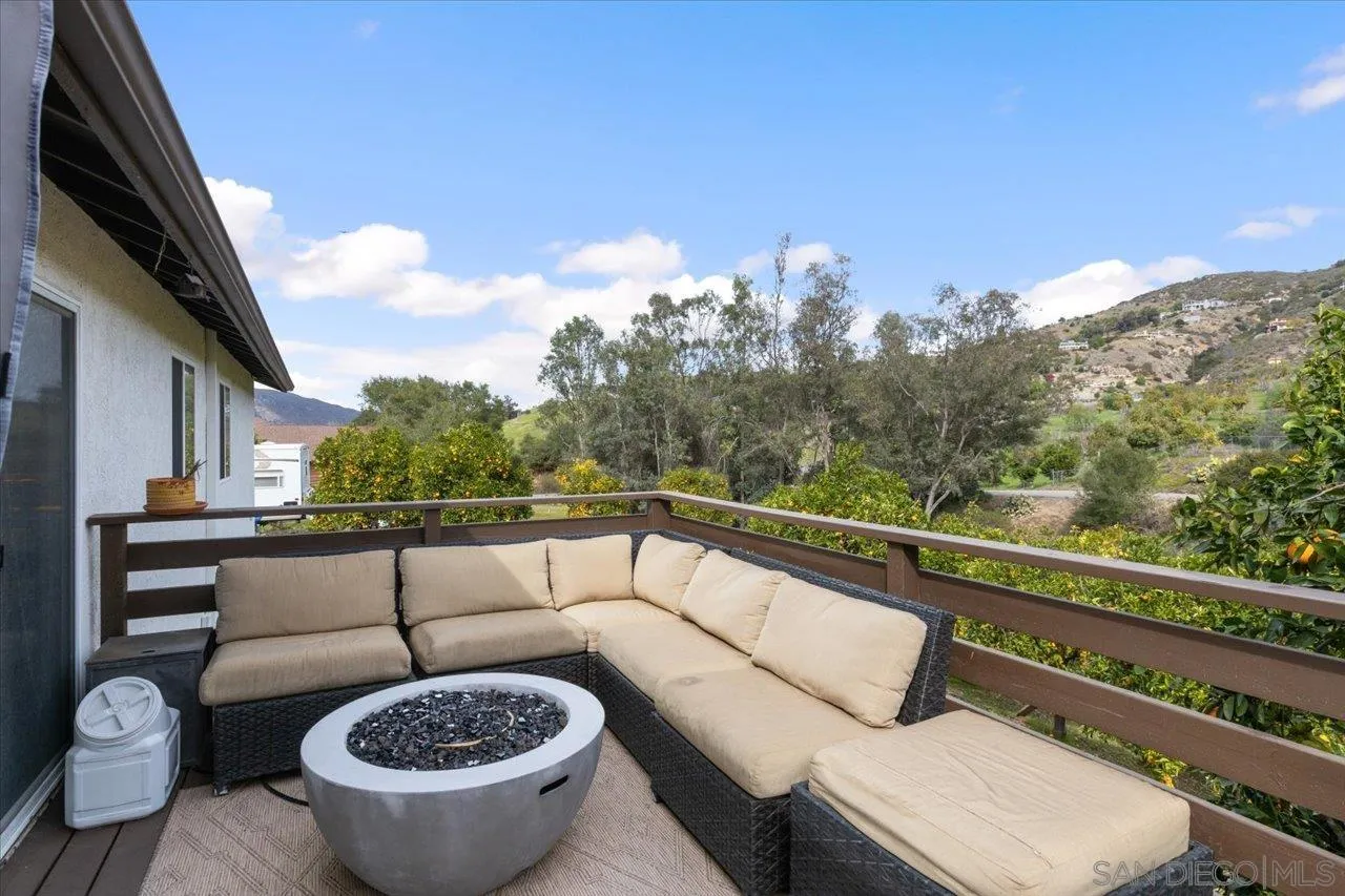 https://cdn.realtyfeed.com/cdn/127/250026193/685caeabd8cc594ed5ef923d71c28fbc.webp