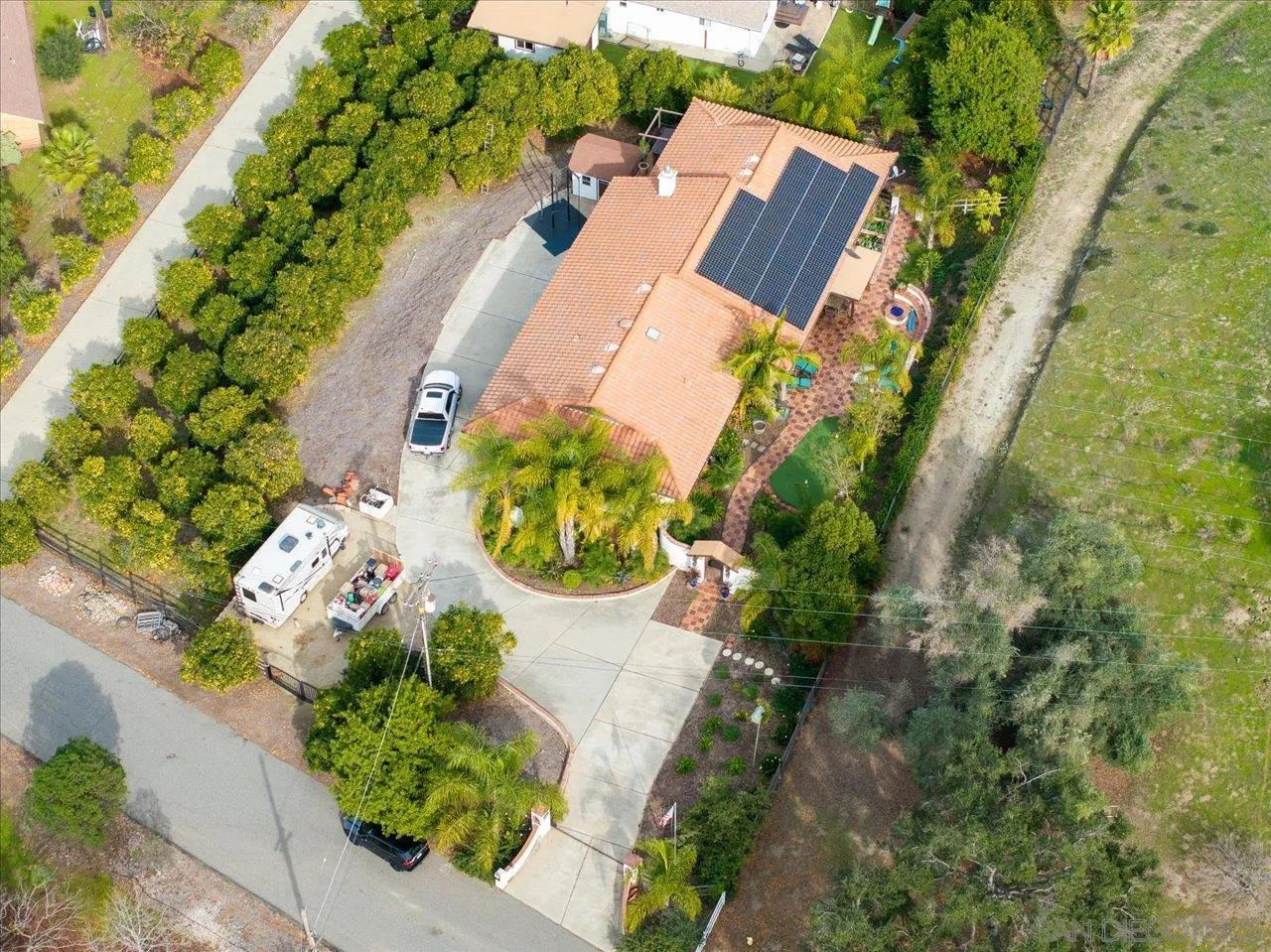 https://cdn.realtyfeed.com/cdn/127/250026193/b864dc660bd449e9e1a0b30609f59b83.webp