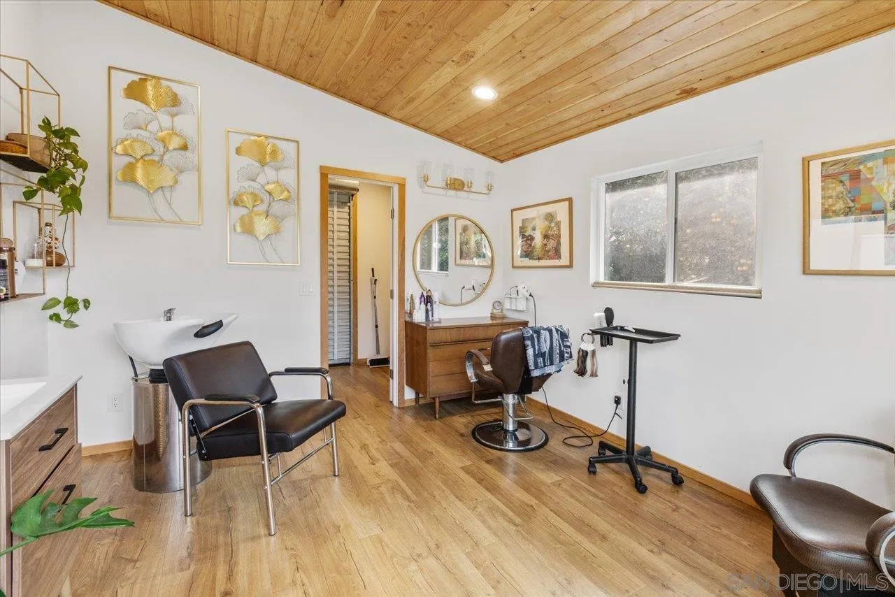 https://cdn.realtyfeed.com/cdn/127/250026193/f0c1b84a7e4232faff14265eb5a2a0d4.webp
