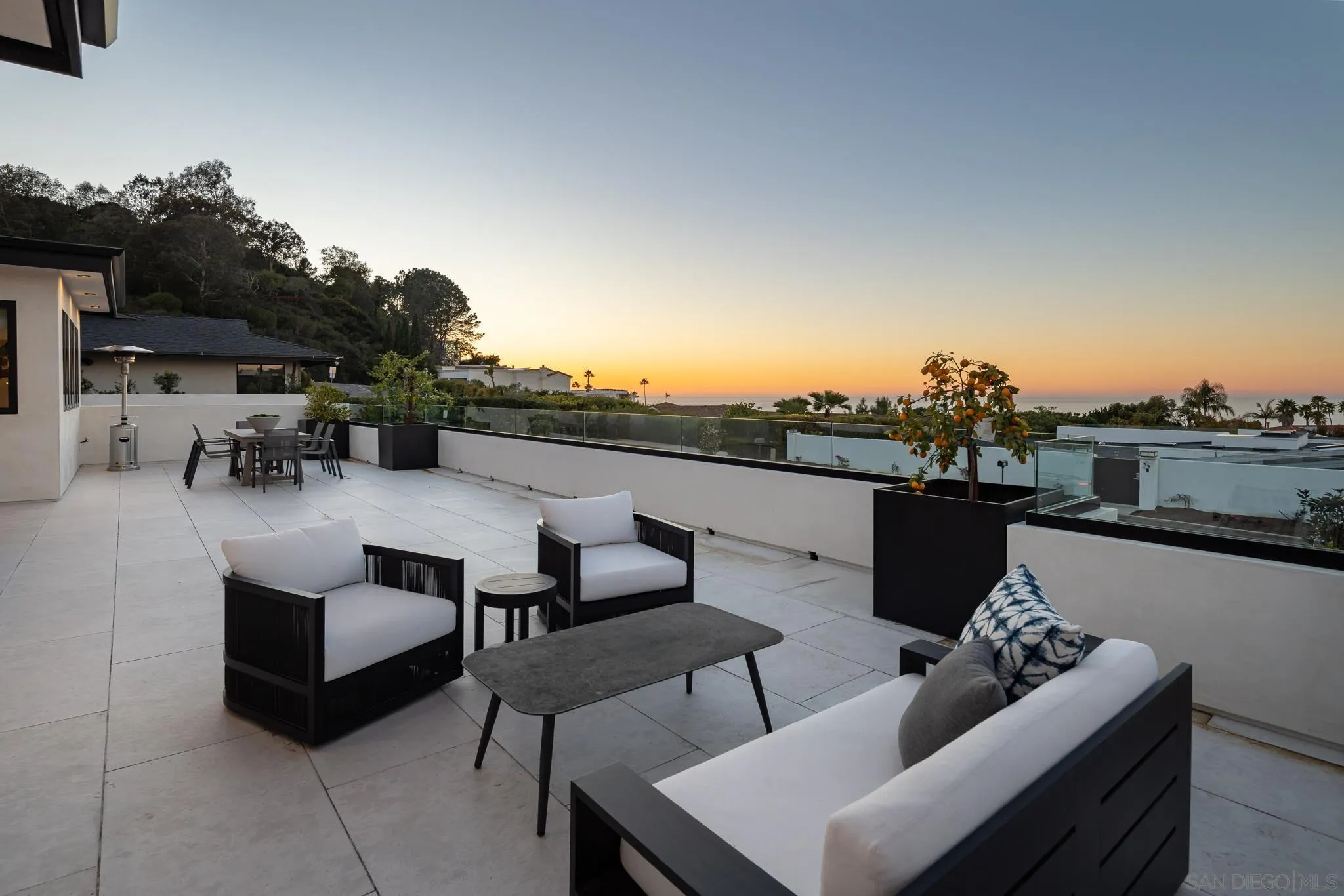 https://cdn.realtyfeed.com/cdn/127/250026199/1fa8460c9e4f97efa1681f0e6c90c6d4.webp