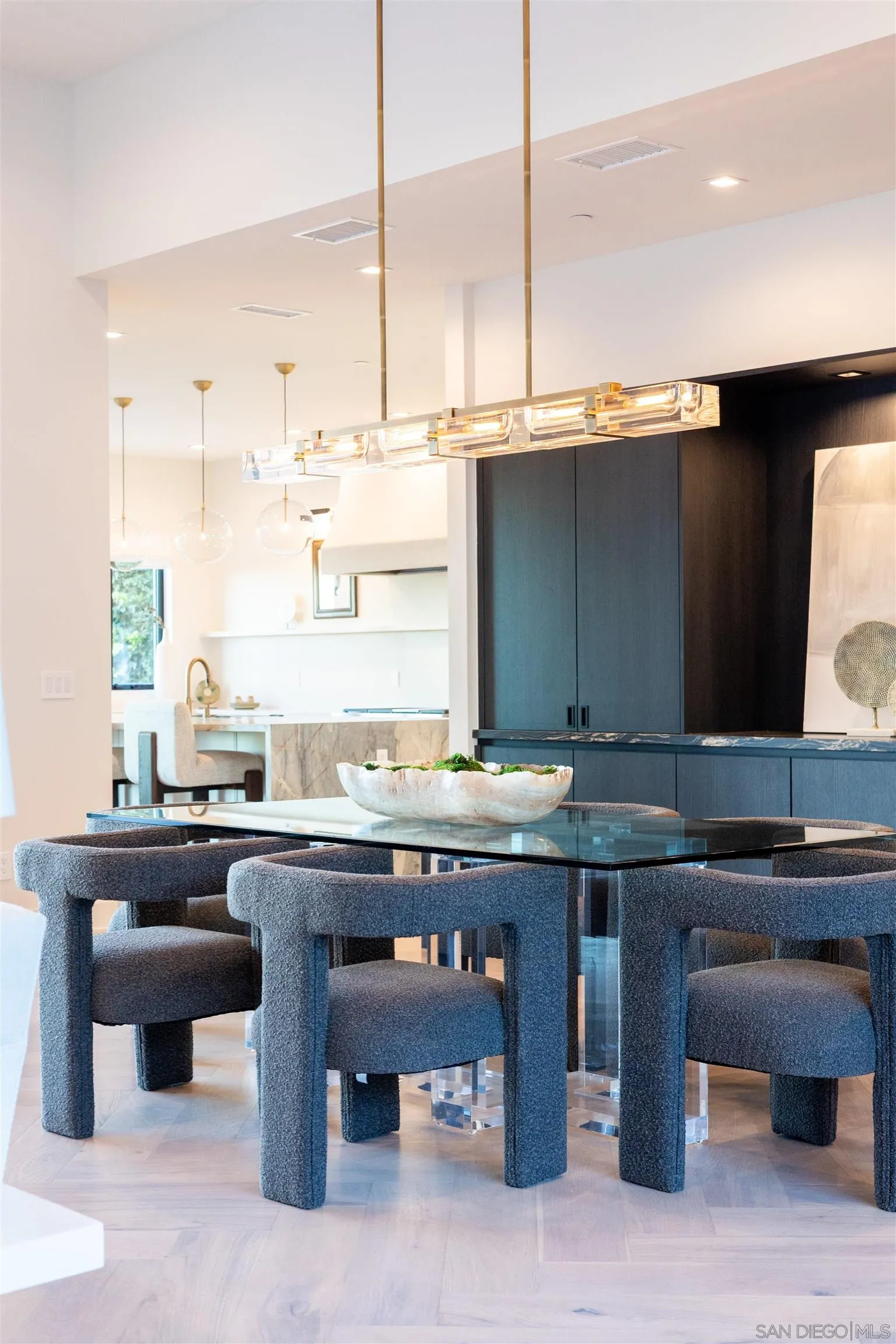 https://cdn.realtyfeed.com/cdn/127/250026199/31e361bcbe43c706ab51a74c454ea04c.webp