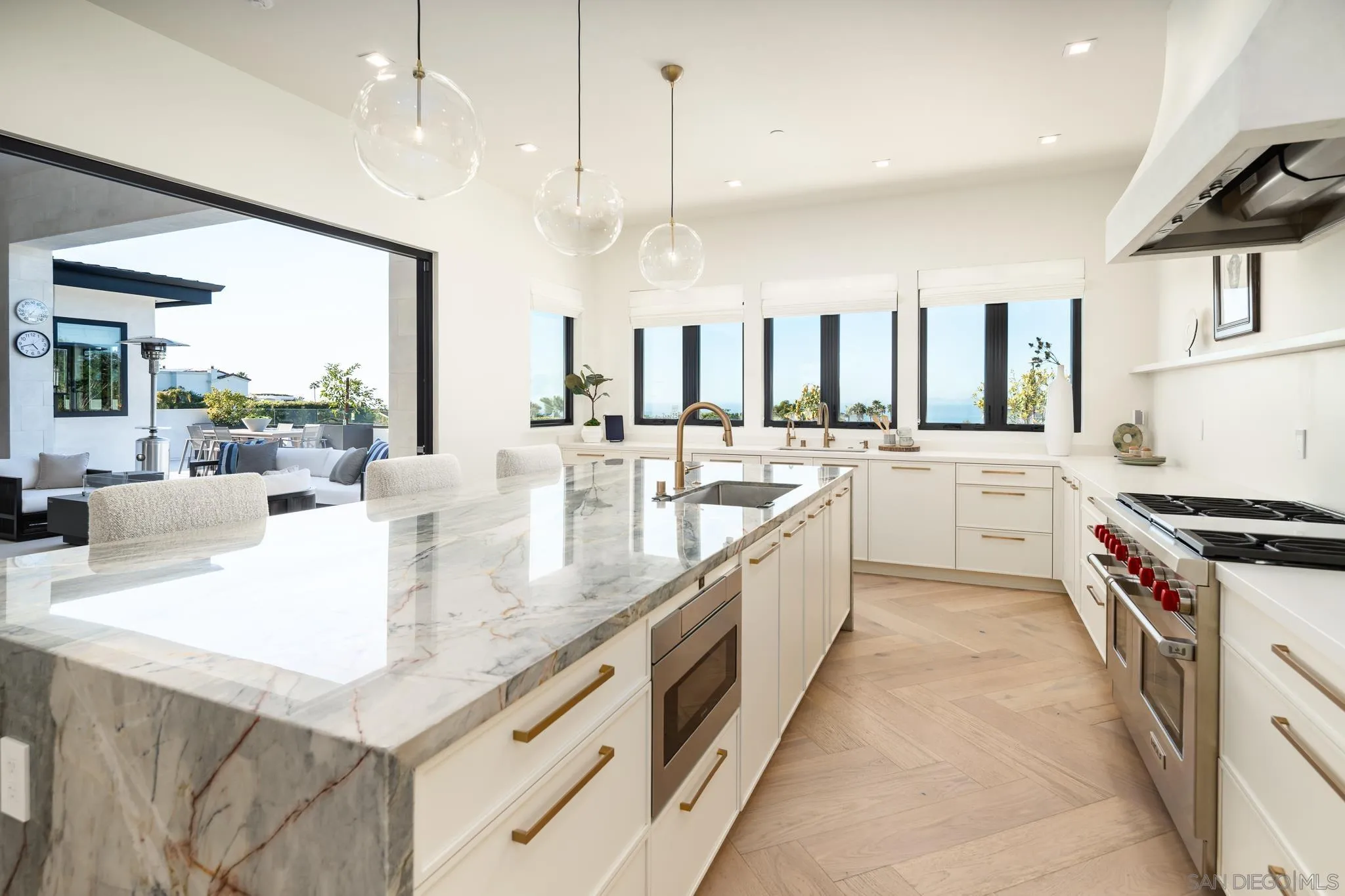https://cdn.realtyfeed.com/cdn/127/250026199/ad1e8b2cb050e1d403bd7f5fb6913843.webp
