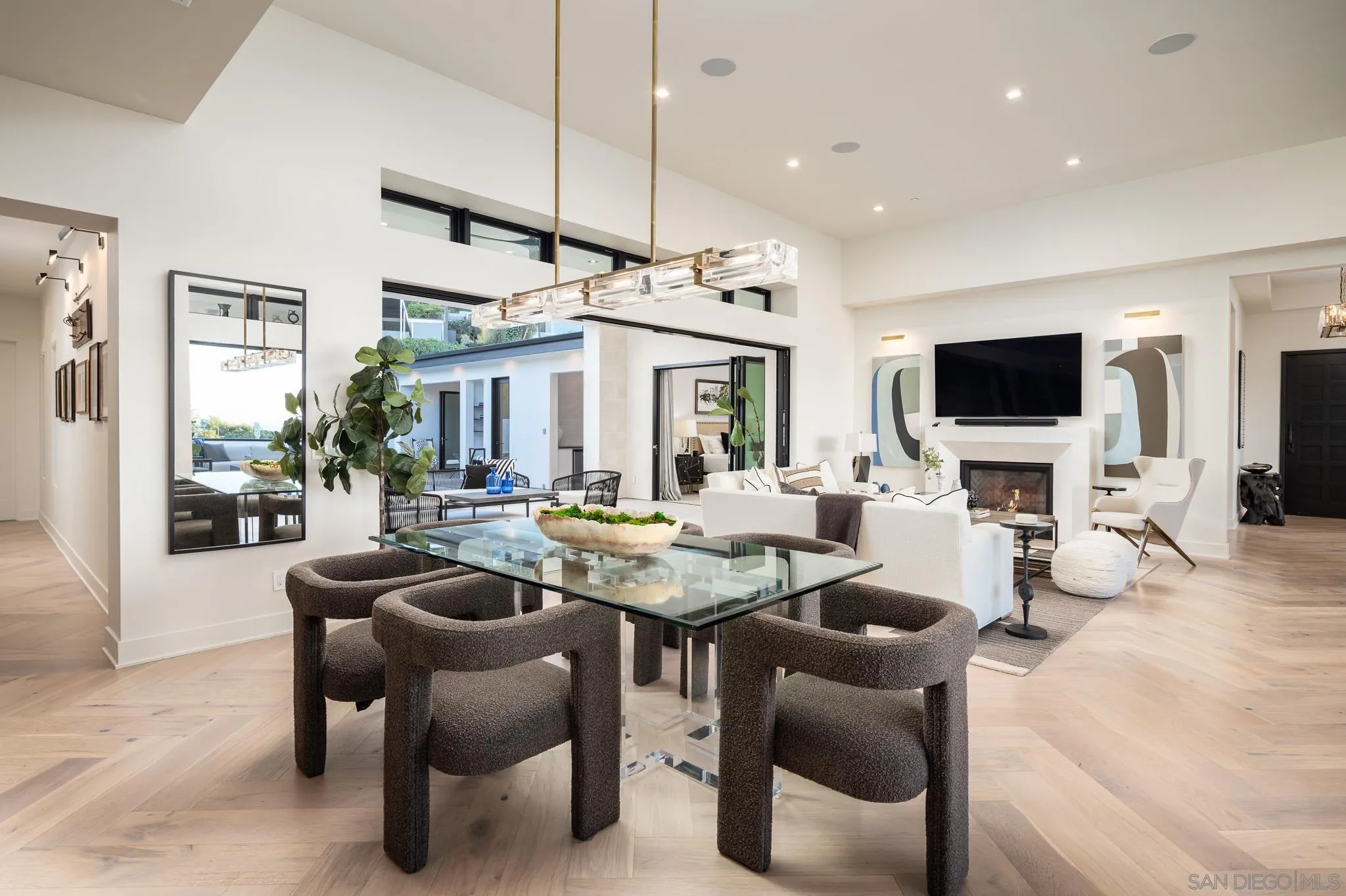 https://cdn.realtyfeed.com/cdn/127/250026199/c0078e7a27dcd2cd9866843c788c22cf.webp