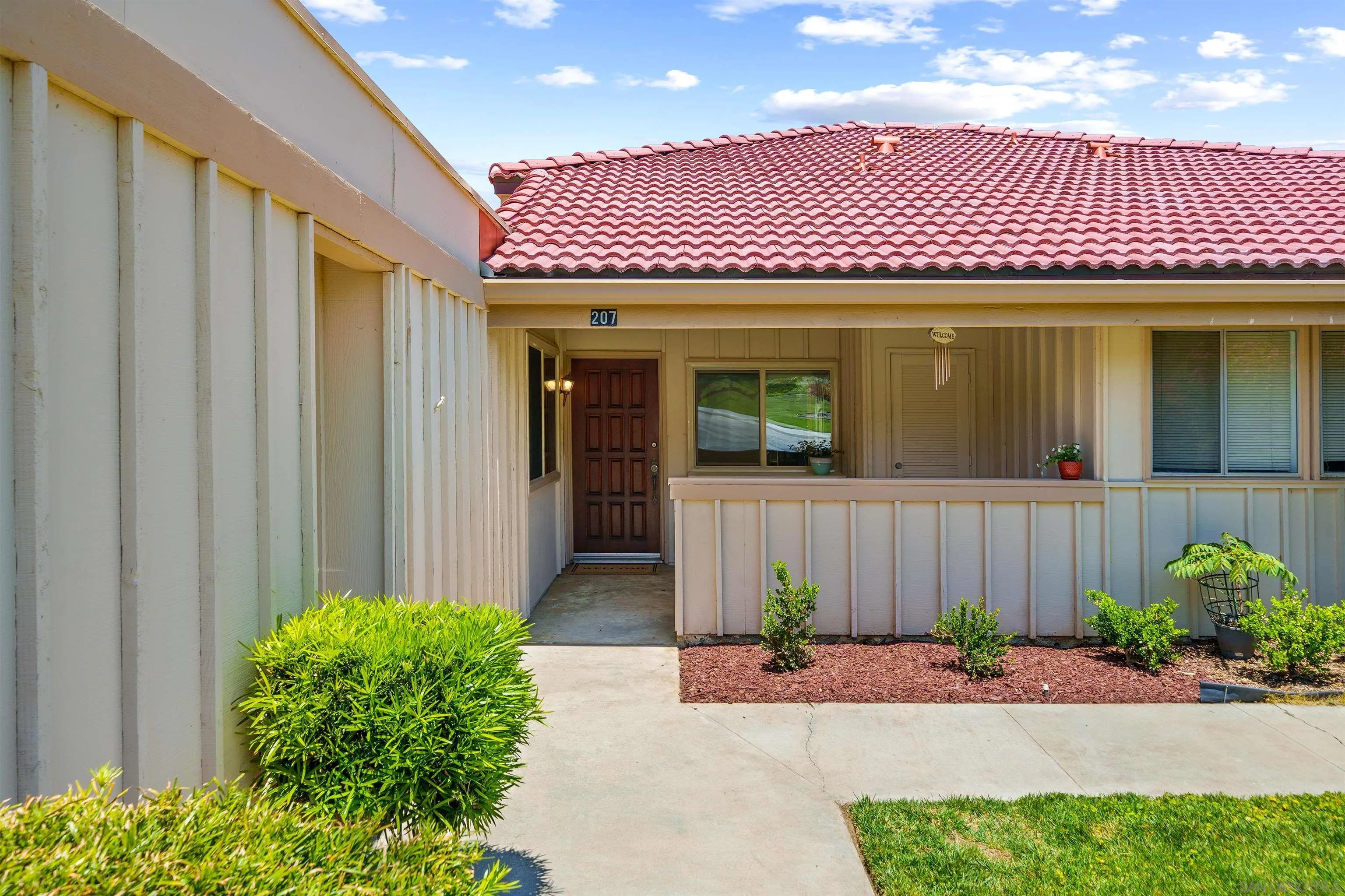 Photo #2: 250026221 Listing 