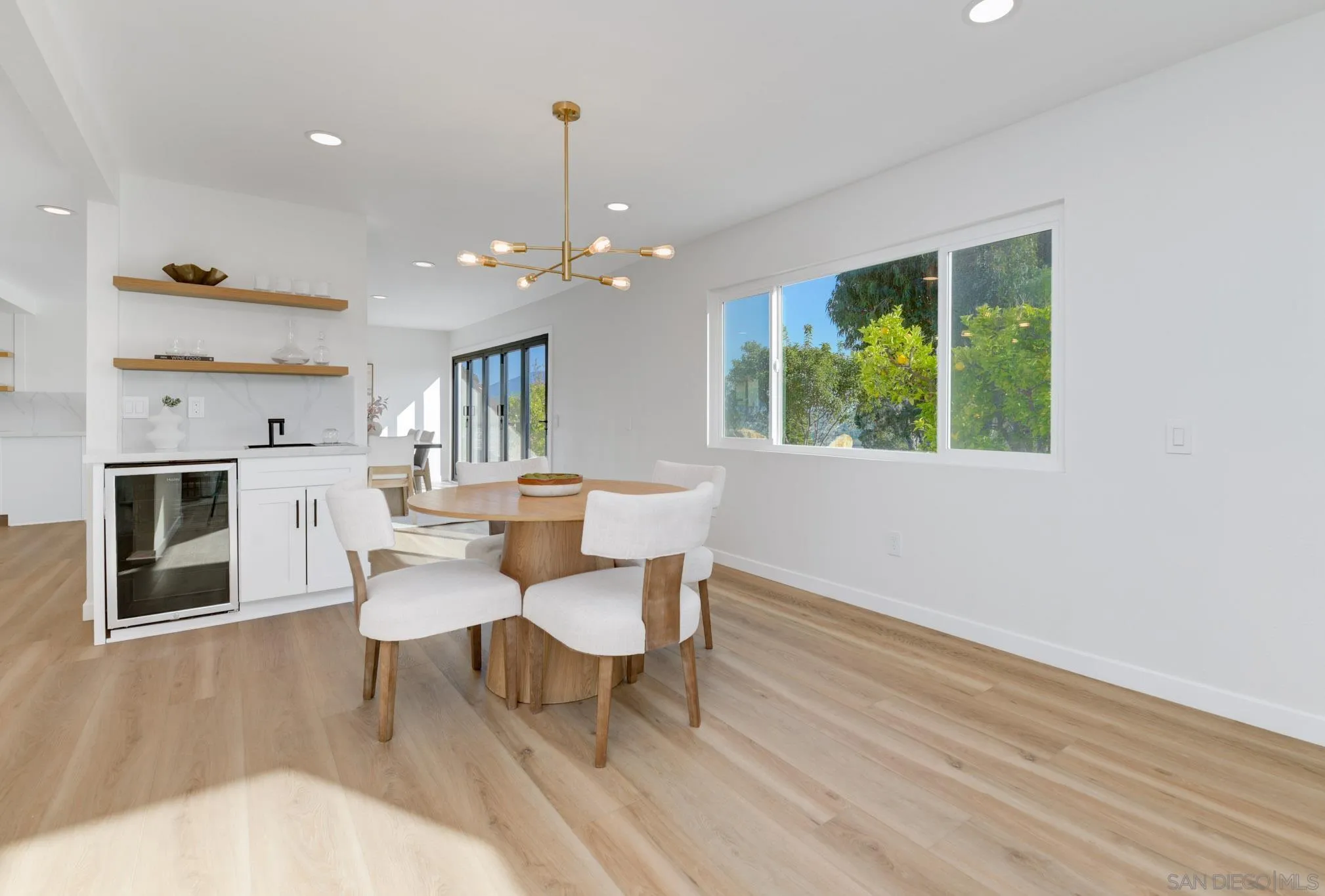 https://cdn.realtyfeed.com/cdn/127/250026232/3de33b06b46b9e84f161c524f3fcda69.webp