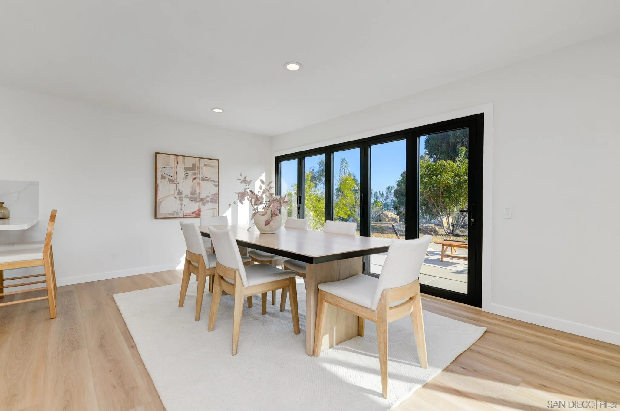 https://cdn.realtyfeed.com/cdn/127/250026232/92ec1e91b51b84337424d8677255d4dd.webp