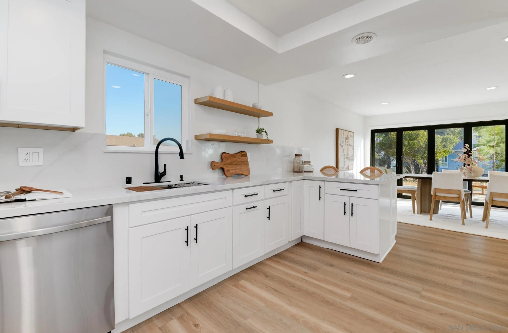 https://cdn.realtyfeed.com/cdn/127/250026232/94672c178c290cde01fee4366d53b86f.webp