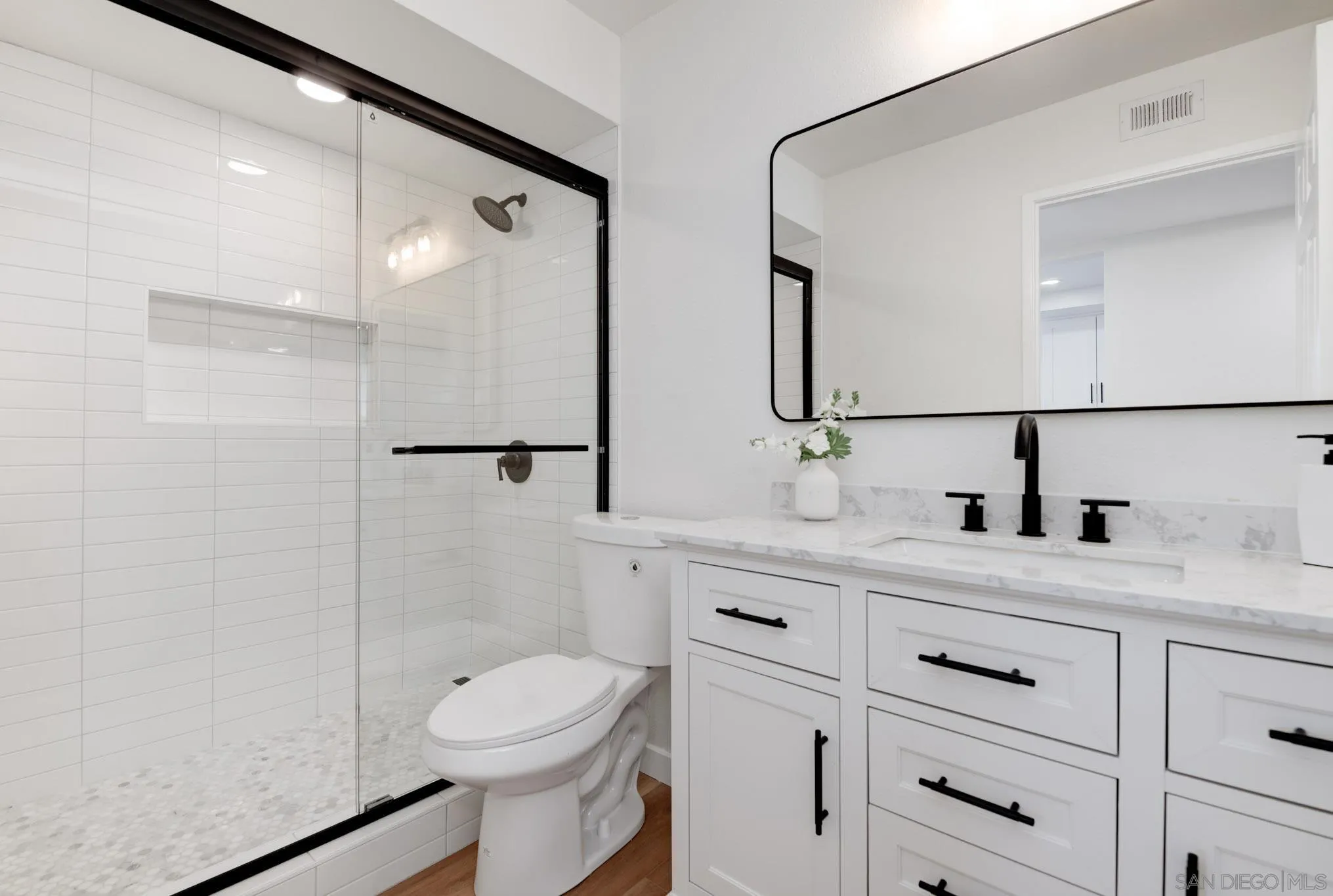 https://cdn.realtyfeed.com/cdn/127/250026232/9ce088f6458cc01c5dba9c7b02d99de0.webp