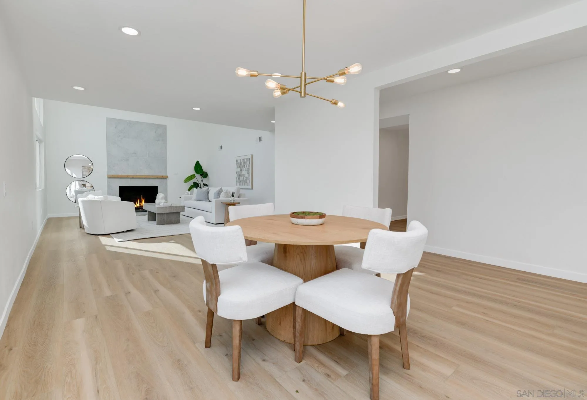 https://cdn.realtyfeed.com/cdn/127/250026232/cabe702f96a4de541d7e66abc52c4902.webp