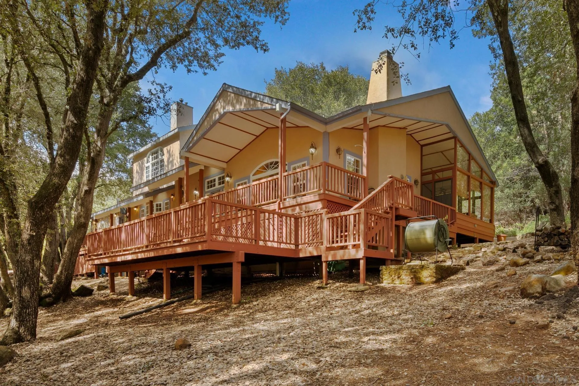 https://cdn.realtyfeed.com/cdn/127/250026235/4c93073484686bf59bd13f5fc604eb54.webp