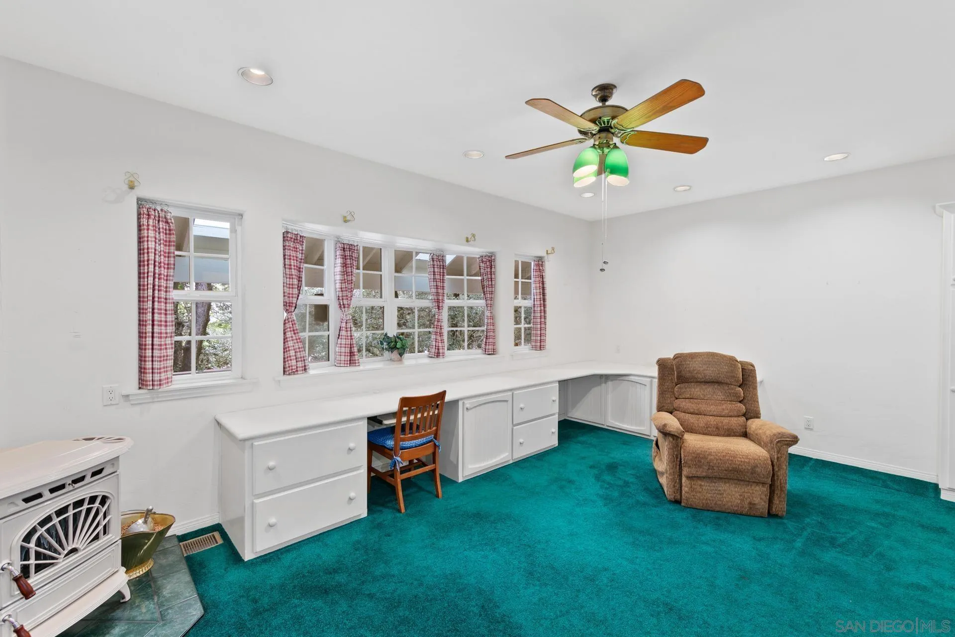 https://cdn.realtyfeed.com/cdn/127/250026235/6614dfc79a4654a0205f92cffab0e57c.webp