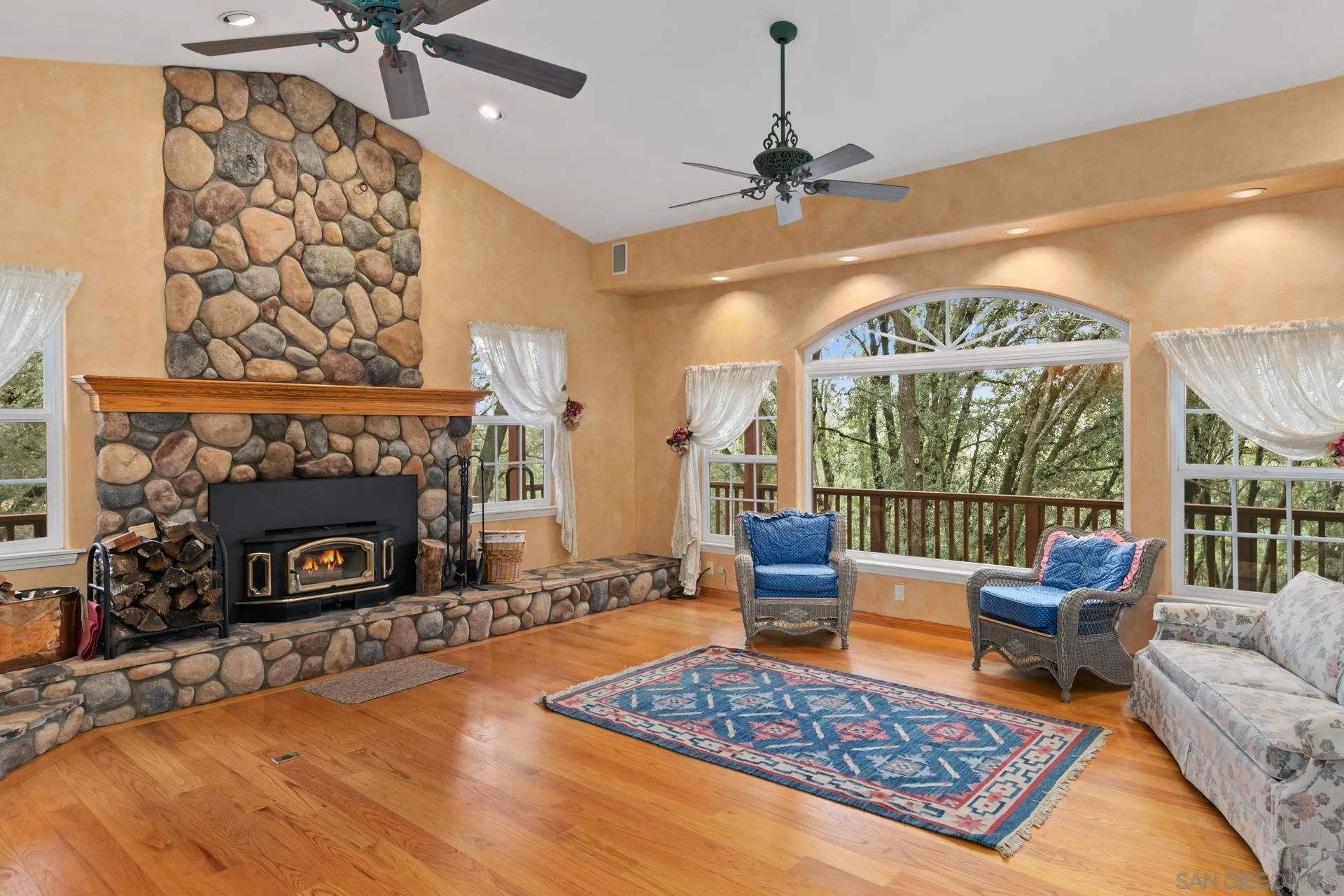 https://cdn.realtyfeed.com/cdn/127/250026235/6742952699ad3a91c19667f6b02c92c0.webp