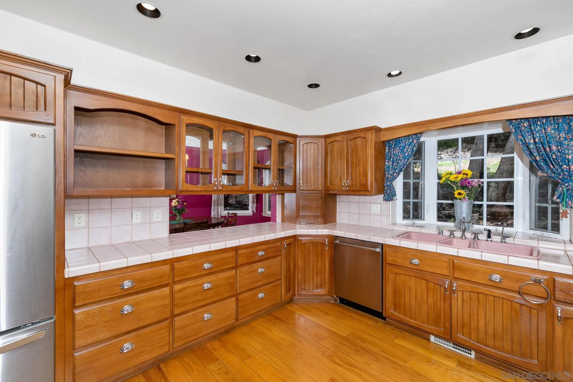 https://cdn.realtyfeed.com/cdn/127/250026235/81182ada8be08f82e210cd9a59f29621.webp