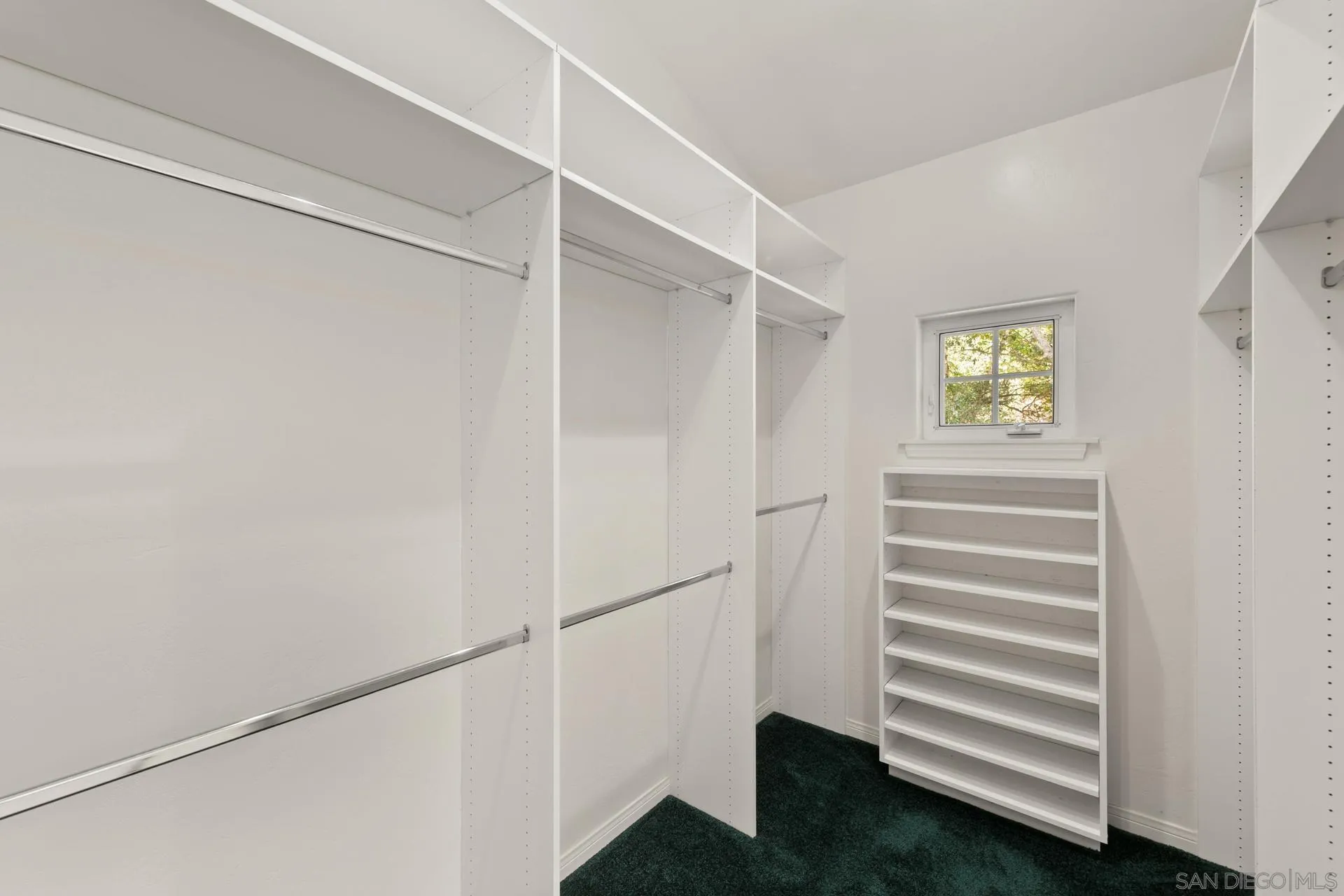 https://cdn.realtyfeed.com/cdn/127/250026235/a580d23e7842cfbf786b80cdf155c955.webp