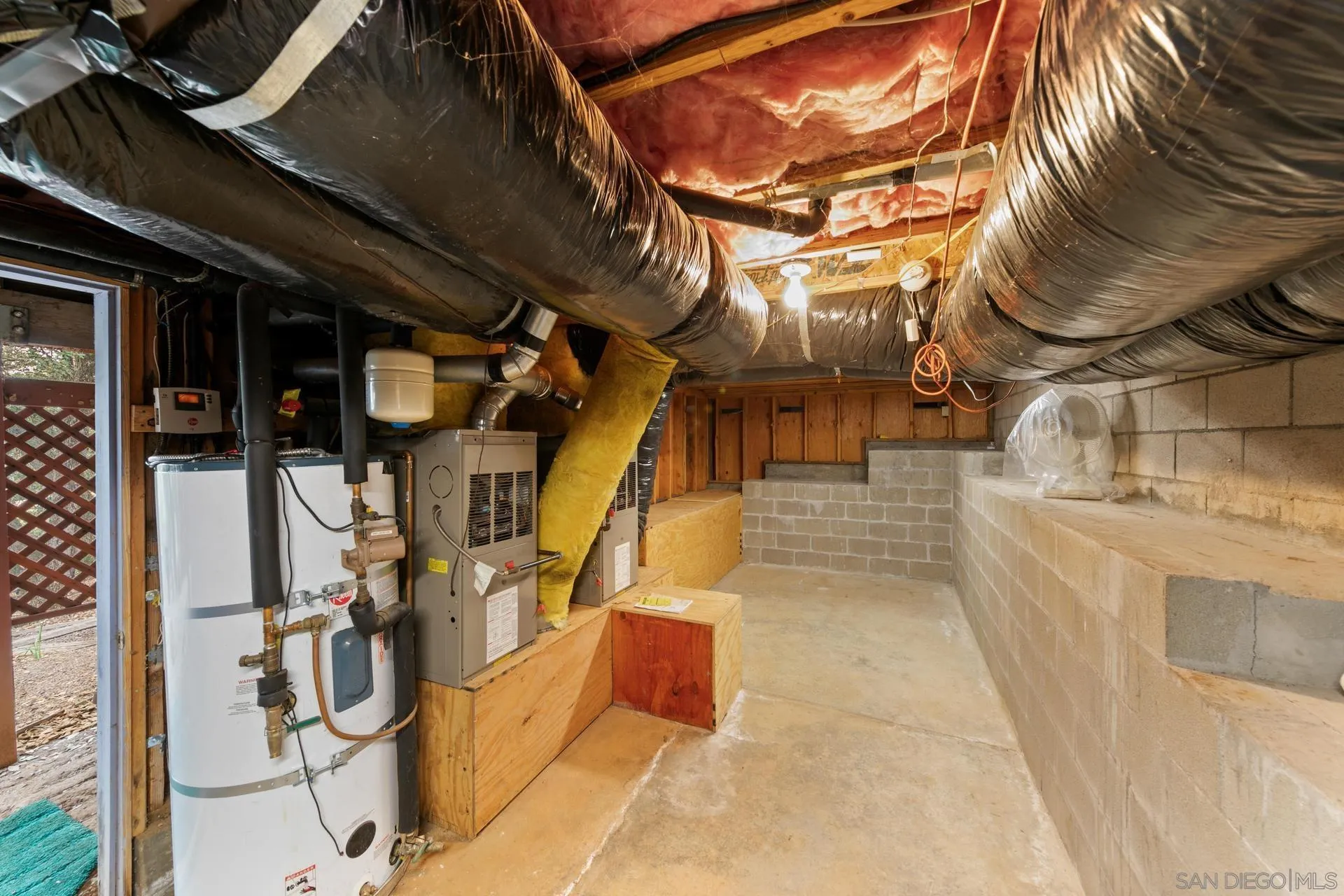 https://cdn.realtyfeed.com/cdn/127/250026235/b99f0e1936a1b7d56112067a1473fd04.webp