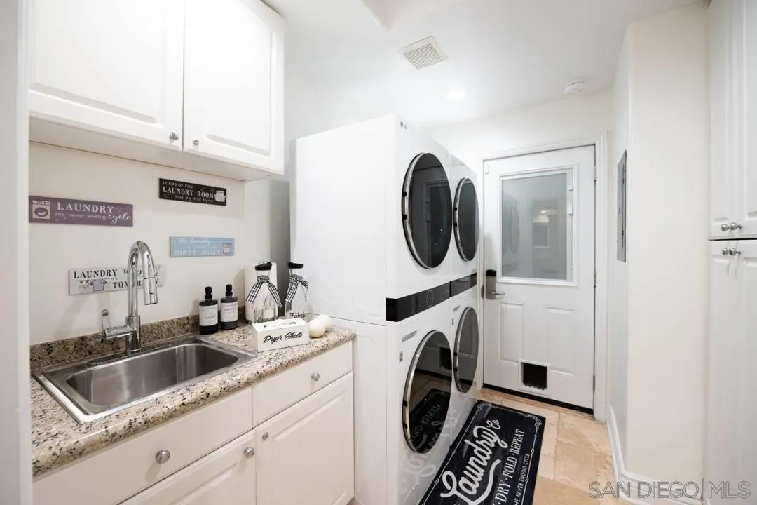 https://cdn.realtyfeed.com/cdn/127/250026252/274a45e80dfd7653084e912912413db1.webp