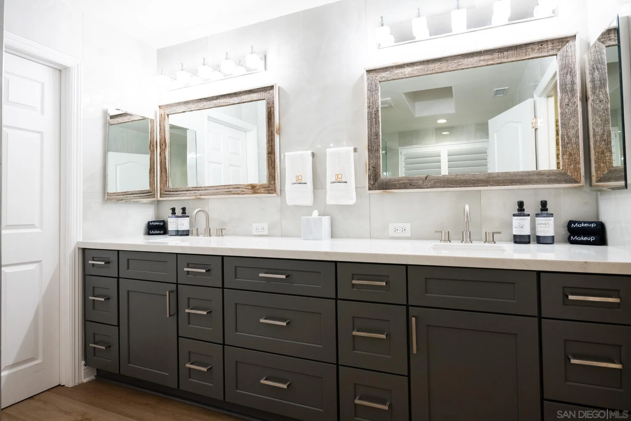 https://cdn.realtyfeed.com/cdn/127/250026252/893df6c9acca014152de1ac300f0ea47.webp