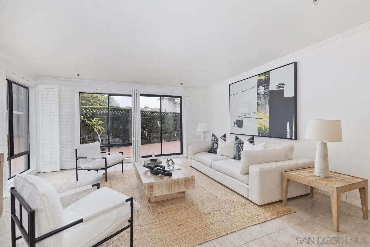 Photo #2: 250026326 Listing 