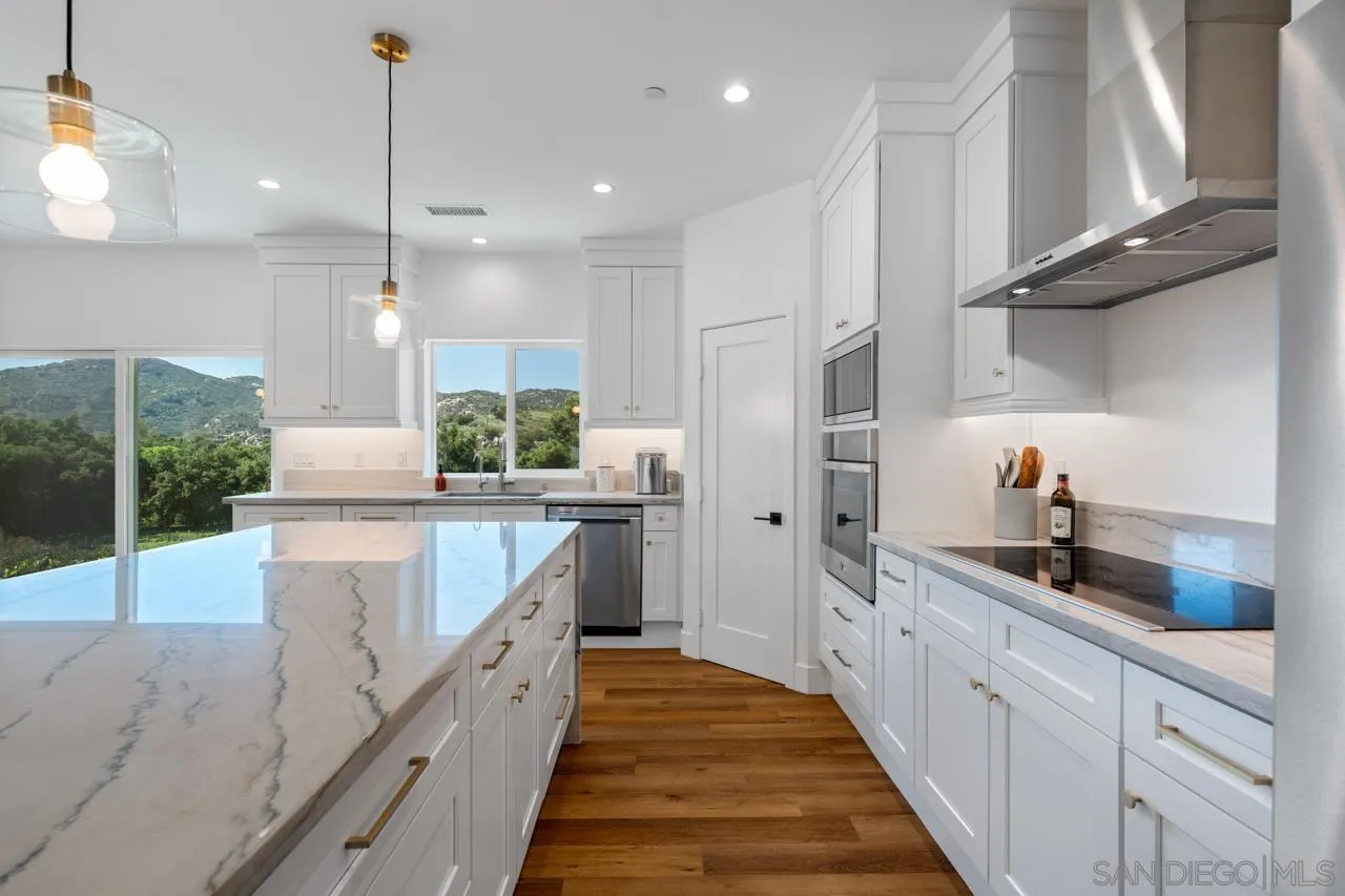 https://cdn.realtyfeed.com/cdn/127/250026351/0719a8a9400ba8e2d8eadfdfe6bd9d4a.webp