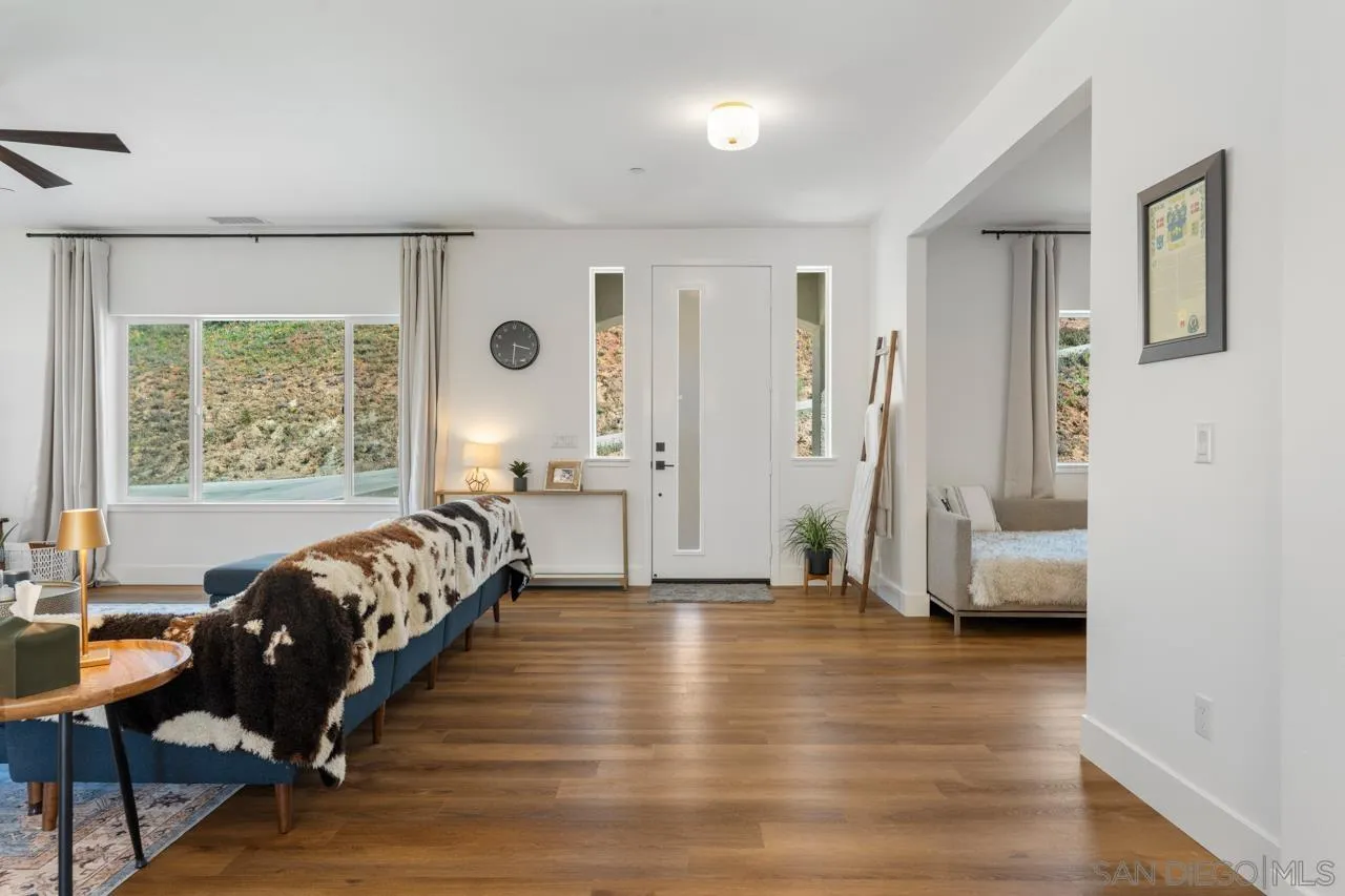 https://cdn.realtyfeed.com/cdn/127/250026351/573d7c417dfcbfdcfbe1b2ee4ea1dc26.webp