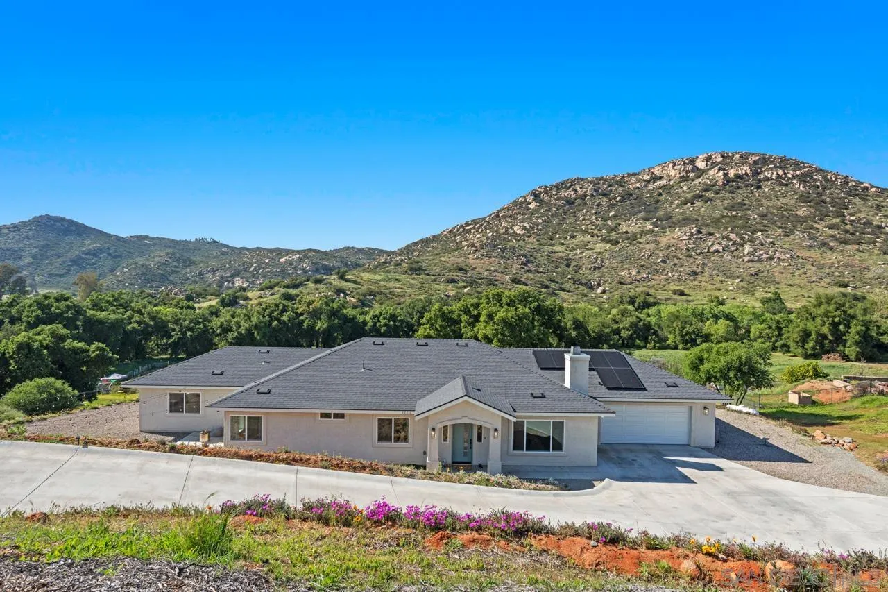 https://cdn.realtyfeed.com/cdn/127/250026351/5c2eec73692ff4d486c96534277a0015.webp