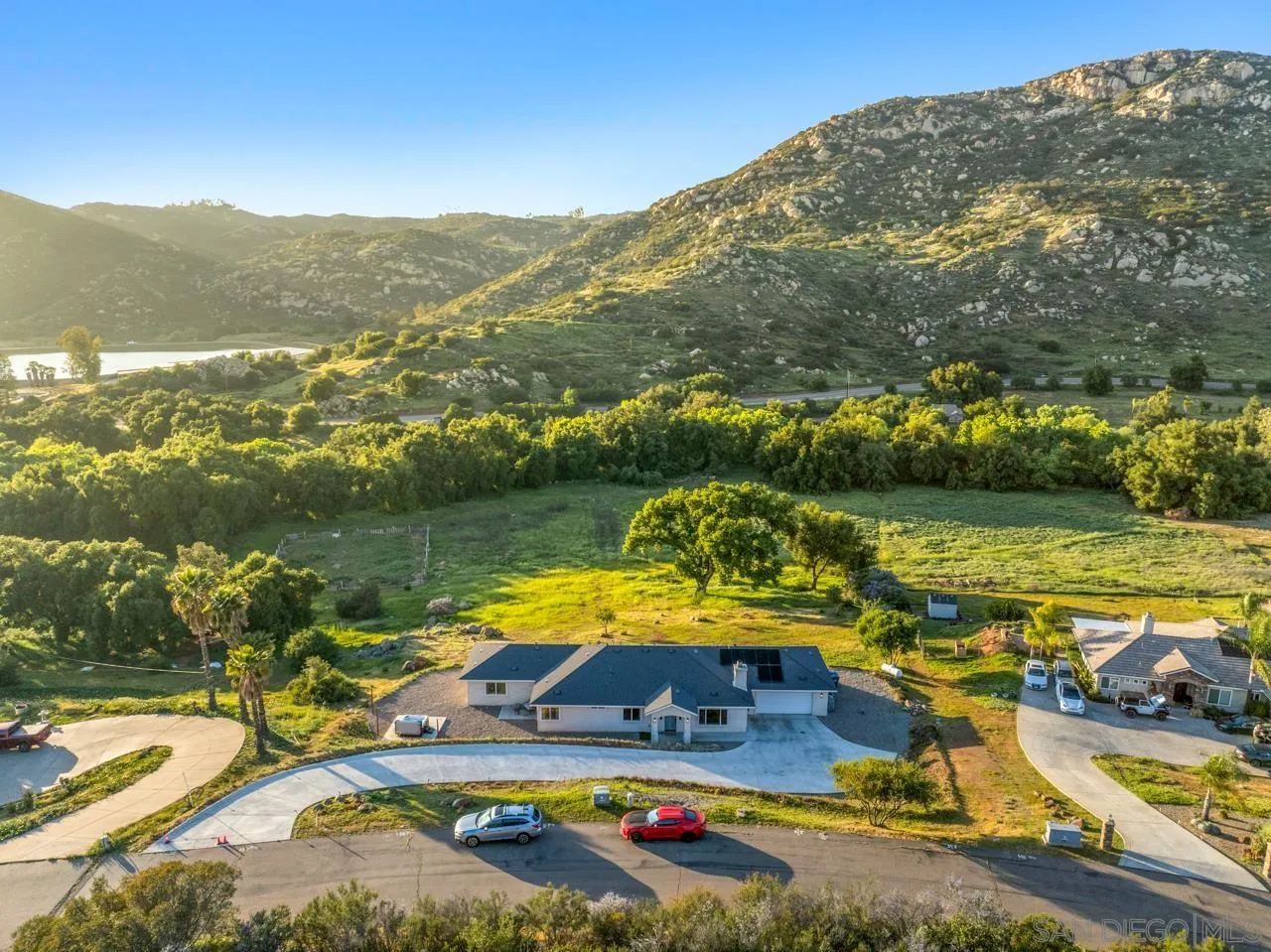 https://cdn.realtyfeed.com/cdn/127/250026351/5ef7cca84481bf807879e8fe2d49c0a9.webp