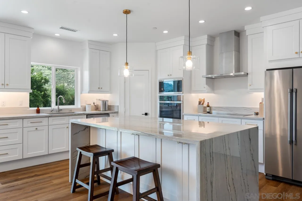 https://cdn.realtyfeed.com/cdn/127/250026351/650176696e3d246b15e1c846c2ee9d5e.webp