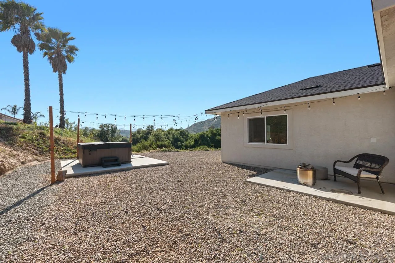 https://cdn.realtyfeed.com/cdn/127/250026351/74e50e71c2789ee84e00bca6204410f0.webp