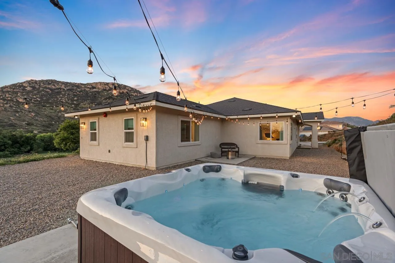 https://cdn.realtyfeed.com/cdn/127/250026351/77a711e9ad1e7dce2c07280ca46669eb.webp