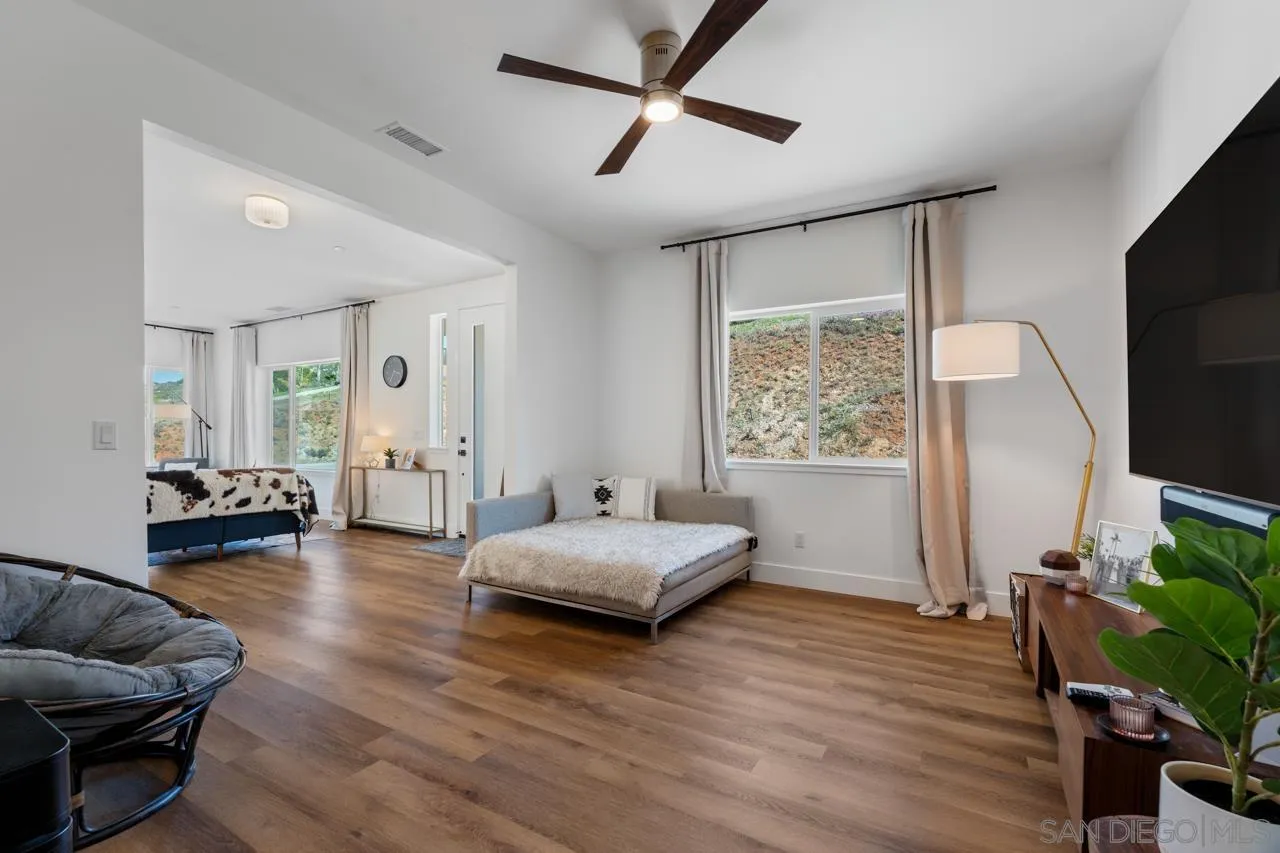 https://cdn.realtyfeed.com/cdn/127/250026351/85a791cf2477ec9260826bb1e16d7a7f.webp