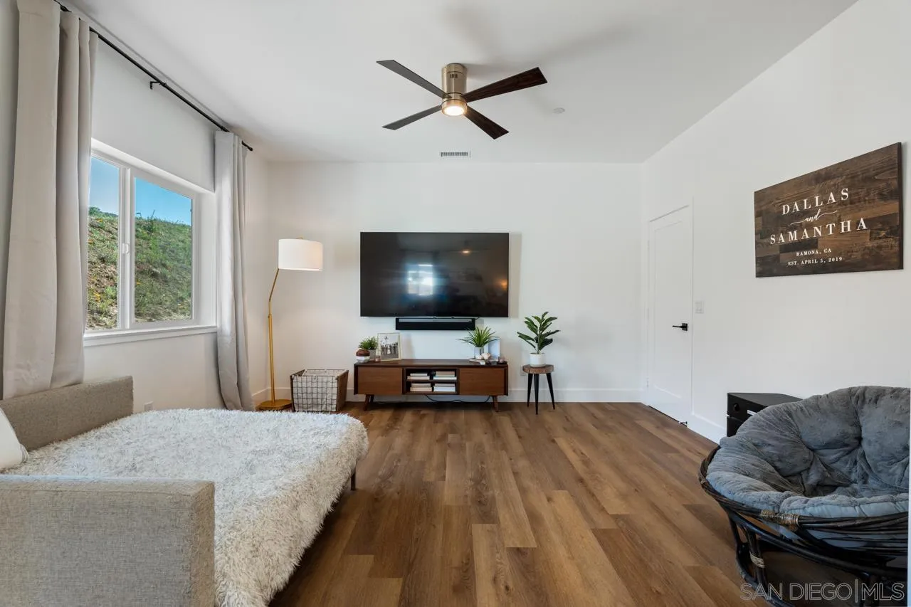 https://cdn.realtyfeed.com/cdn/127/250026351/8ade184e4fe899ffc05bda81ab5093f1.webp
