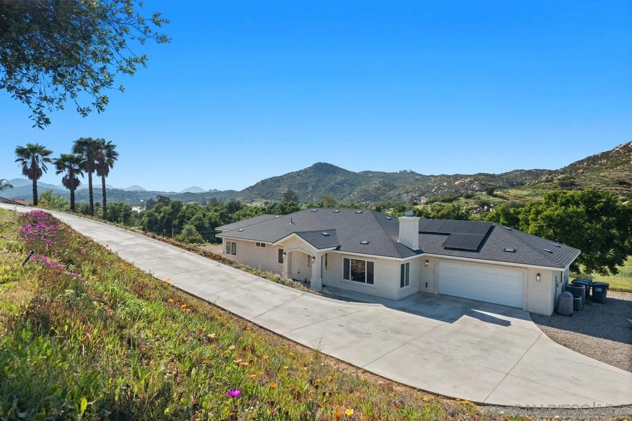 https://cdn.realtyfeed.com/cdn/127/250026351/8d1dc2d04ba5b0d8fdf5a853fc643215.webp