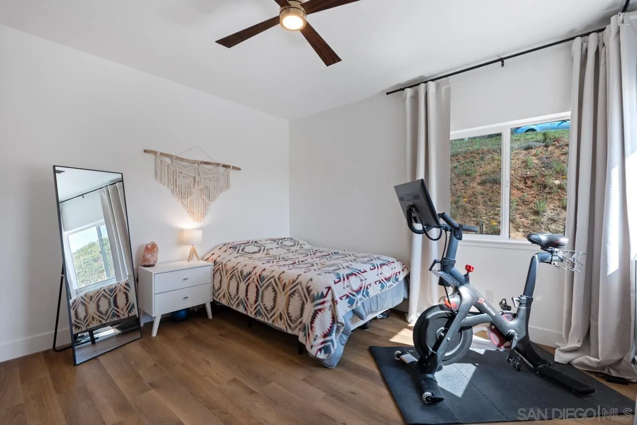 https://cdn.realtyfeed.com/cdn/127/250026351/b55888f507896129656c7bcbb3a59eb1.webp