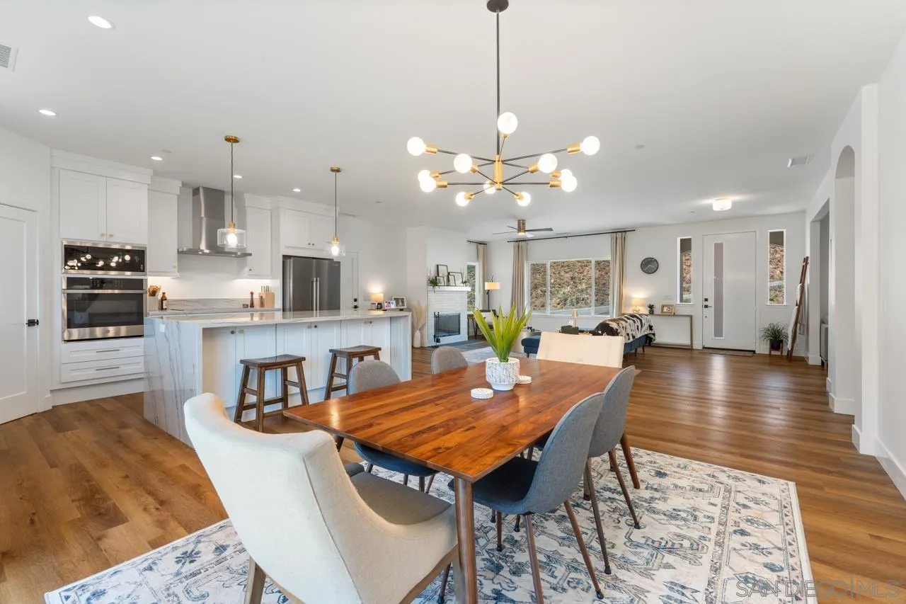 https://cdn.realtyfeed.com/cdn/127/250026351/c1a525017e8d2413c327e5ec39e70d3d.webp