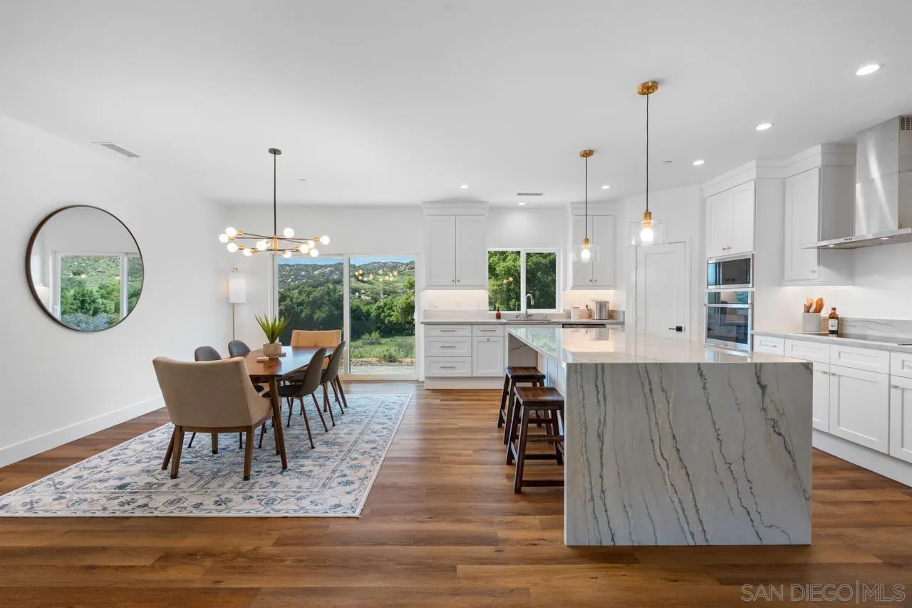 https://cdn.realtyfeed.com/cdn/127/250026351/d49c15a2220c51fbc21e7bb2ae7ca2df.webp