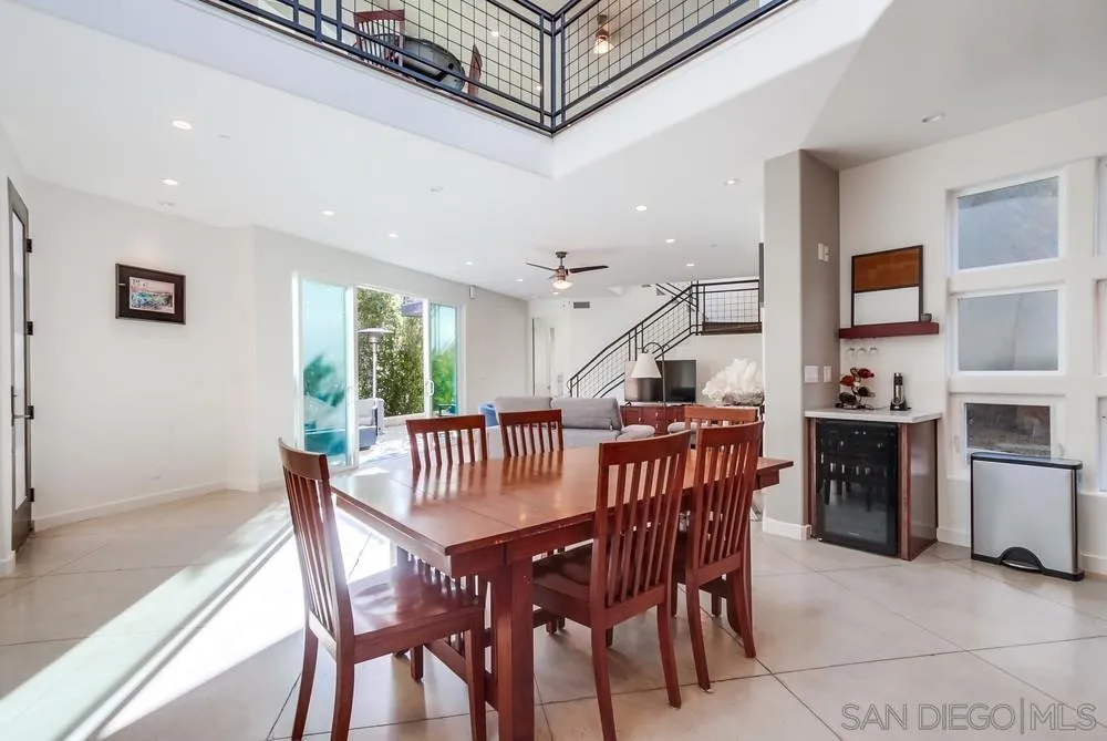https://cdn.realtyfeed.com/cdn/127/250026365/1e455691dc89a65af6d965f466298e24.webp