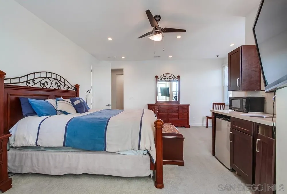 https://cdn.realtyfeed.com/cdn/127/250026365/22a20a68e0d078a1193688a1f227f6fb.webp